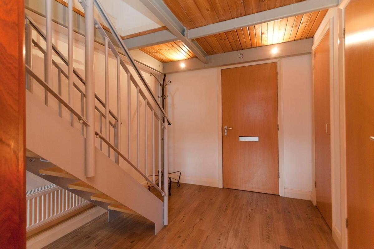 Apartment Centre 2 Double Bedrooms Duplex With 6 Proper Beds - Location, Close To Victoria Centre Shopping Centre With Two Bathrooms And Kitchen In Thurland Street - Parking Five Pounds A Day, Cars And Vans *