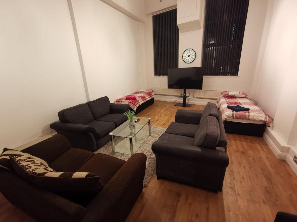 Centre 2 Double Bedrooms Duplex With 6 Proper Beds - Location, Close To Victoria Centre Shopping Centre With Two Bathrooms And Kitchen In Thurland Street - Parking Five Pounds A Day, Cars And Vans Apartment *