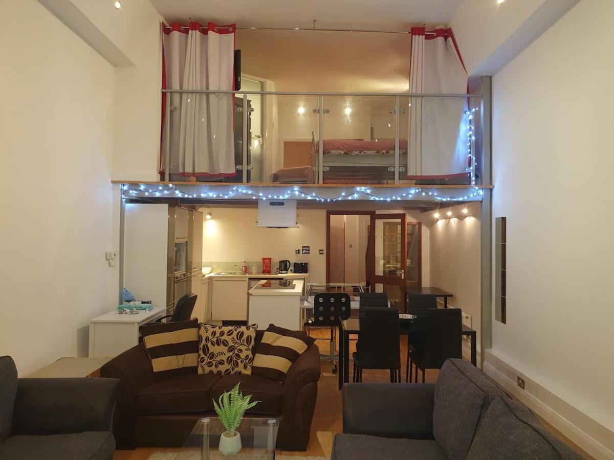 Centre 2 Double Bedrooms Duplex With 6 Proper Beds - Location, Close To Victoria Centre Shopping Centre With Two Bathrooms And Kitchen In Thurland Street - Parking Five Pounds A Day, Cars And Vans * Nottingham