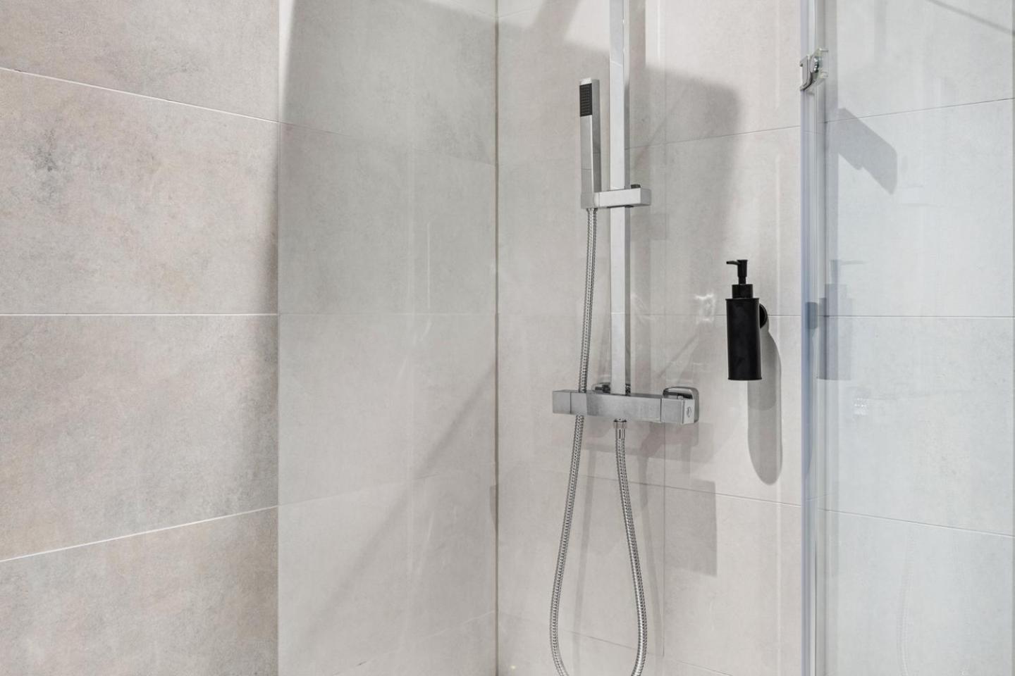 Brand New Luxury 2 Bedroom In The Market Square *