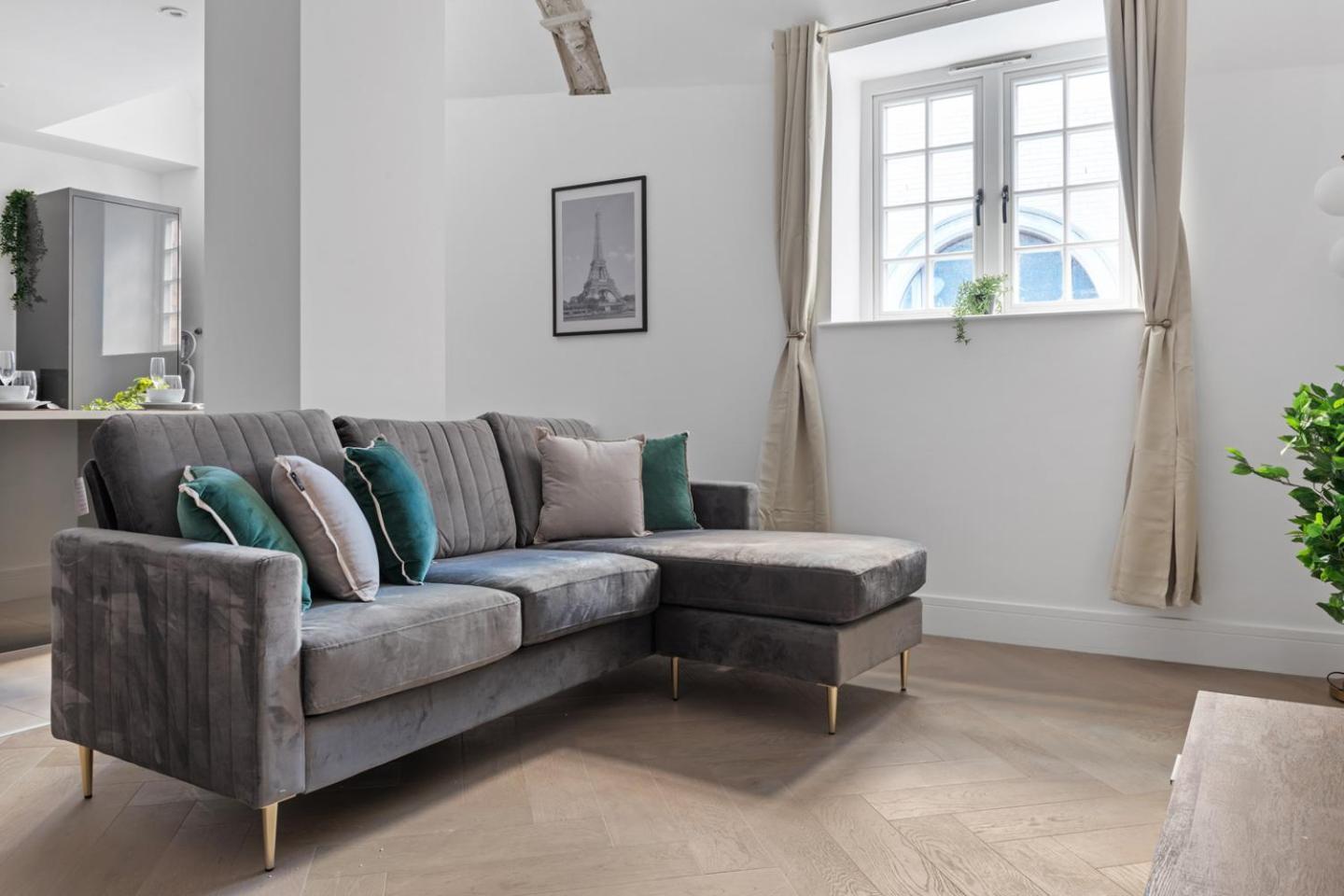 Brand New Luxury 2 Bedroom In The Market Square Apartamento