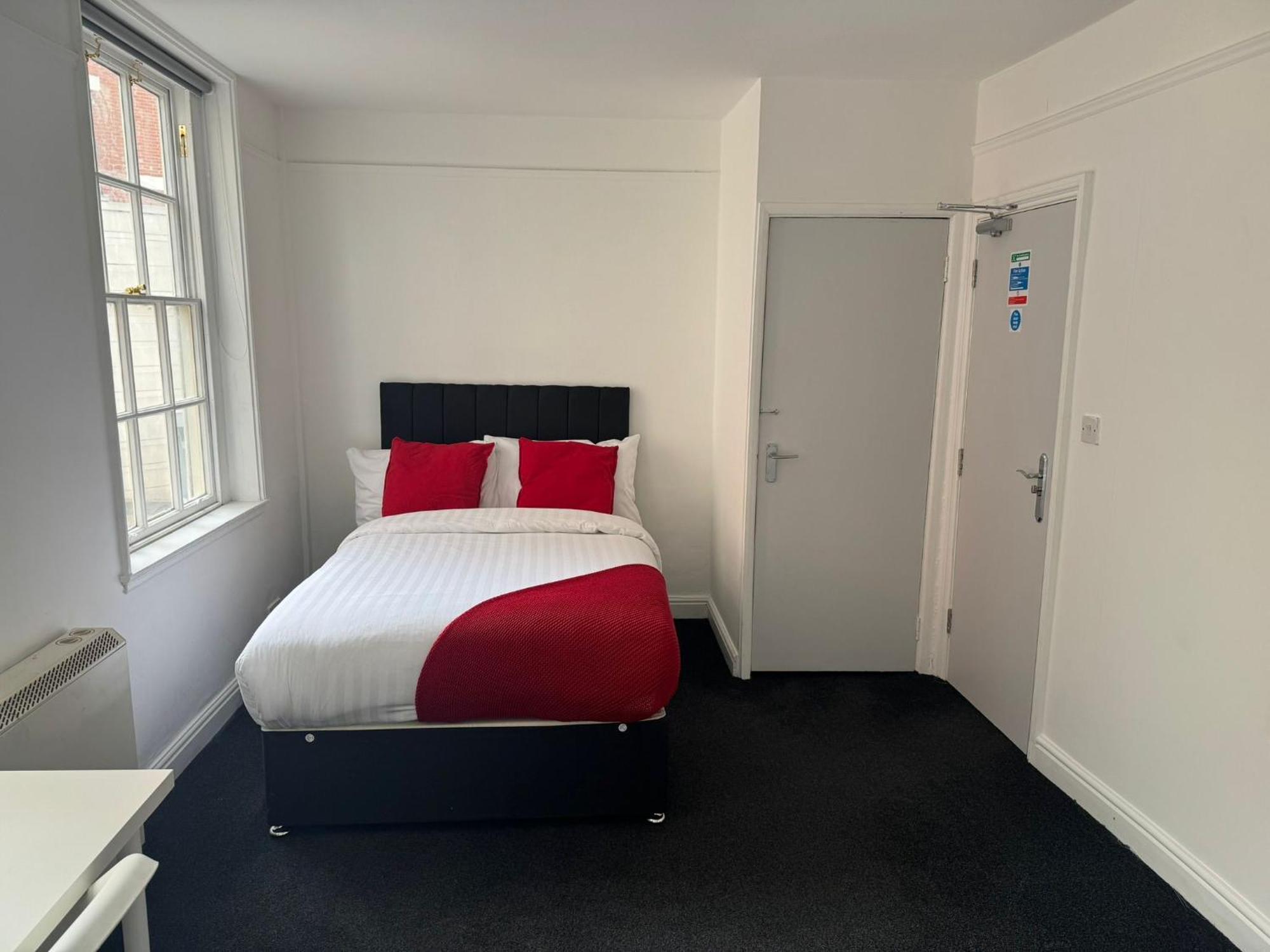 Guest house Comfortable - St James's Terrace