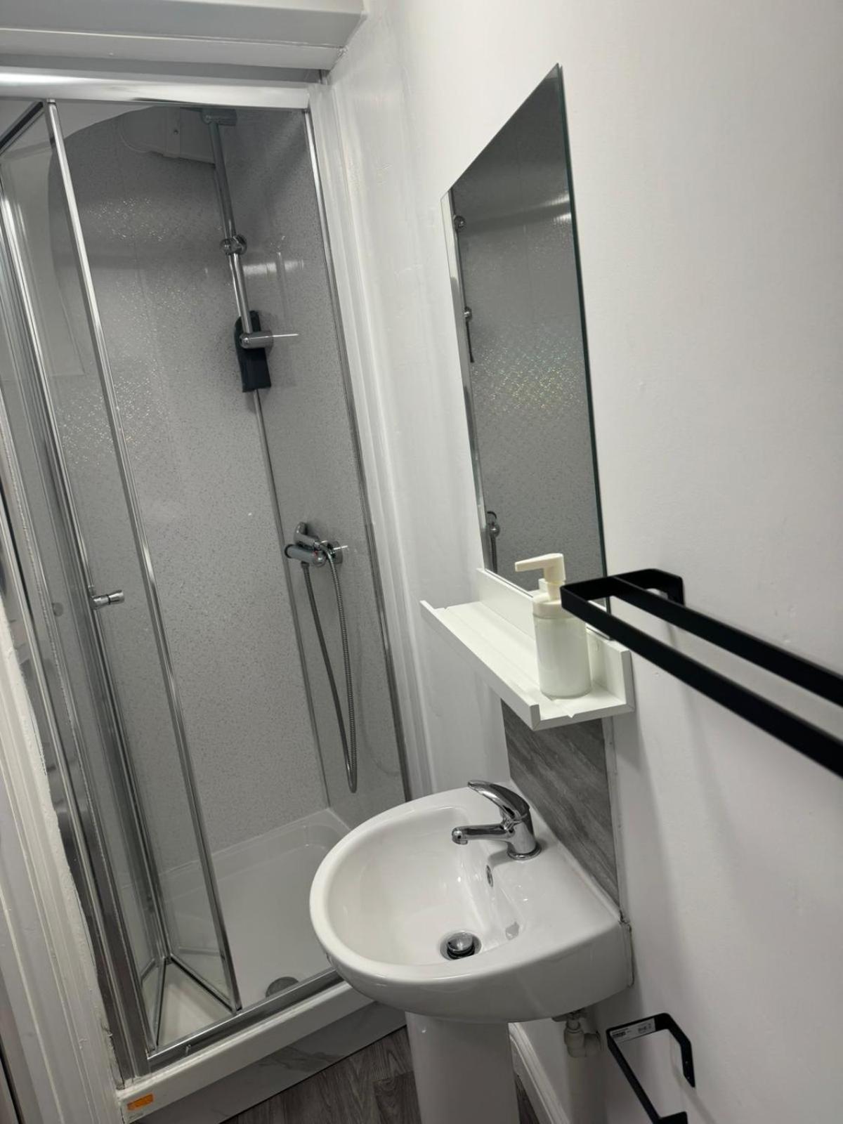 Comfortable - St James's Terrace Guest house Nottingham