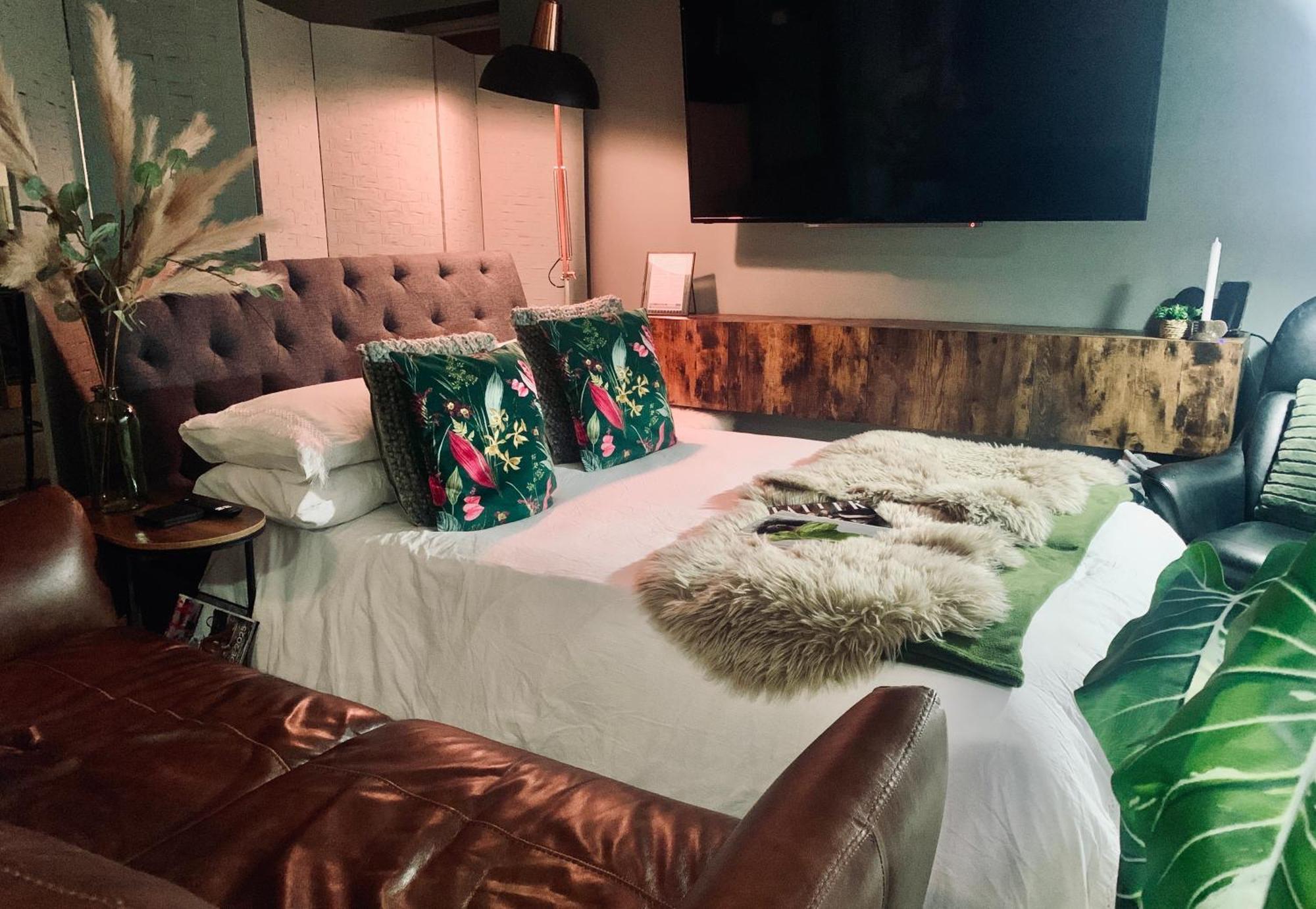 The Fifth Quarters, Grade Ii Listed Apartment, The Lace Market, Ng1, Centre, Nottingham, Sleeps 4 Nottingham