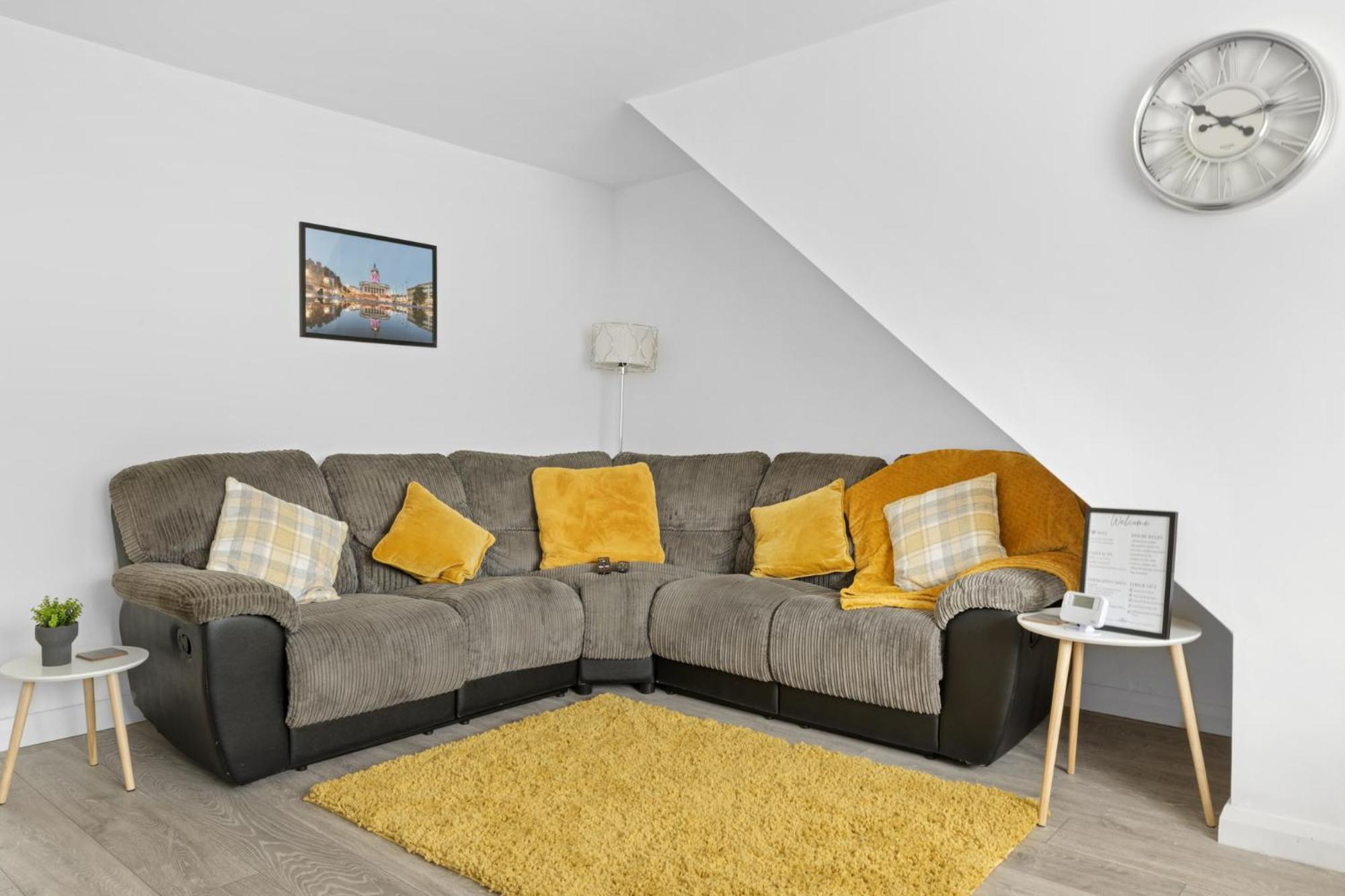 2br House - Easy Access To Transport & Centre Nottingham