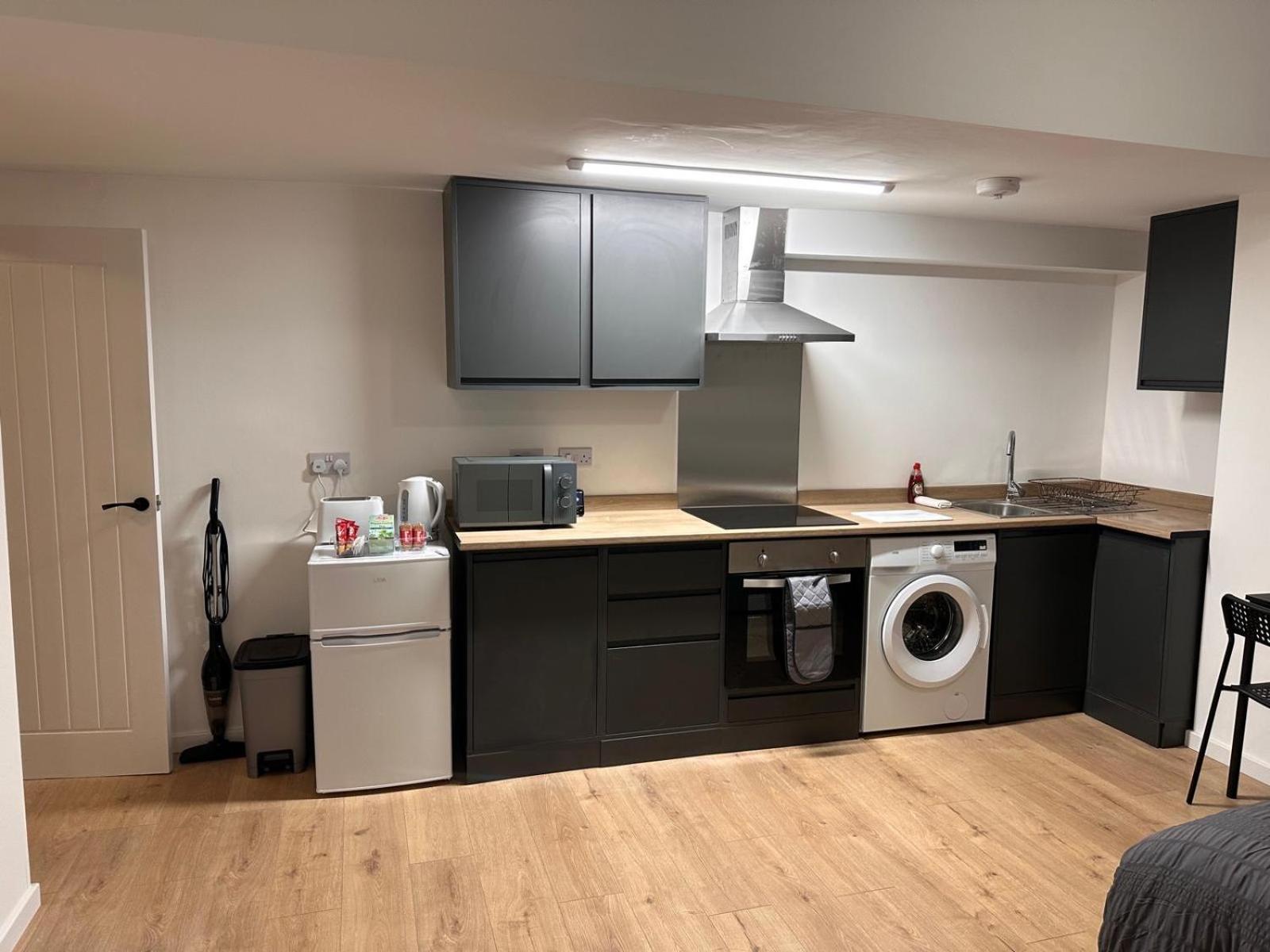 43 Carlton Road, Nottingham, Ng3 2dn Nottingham