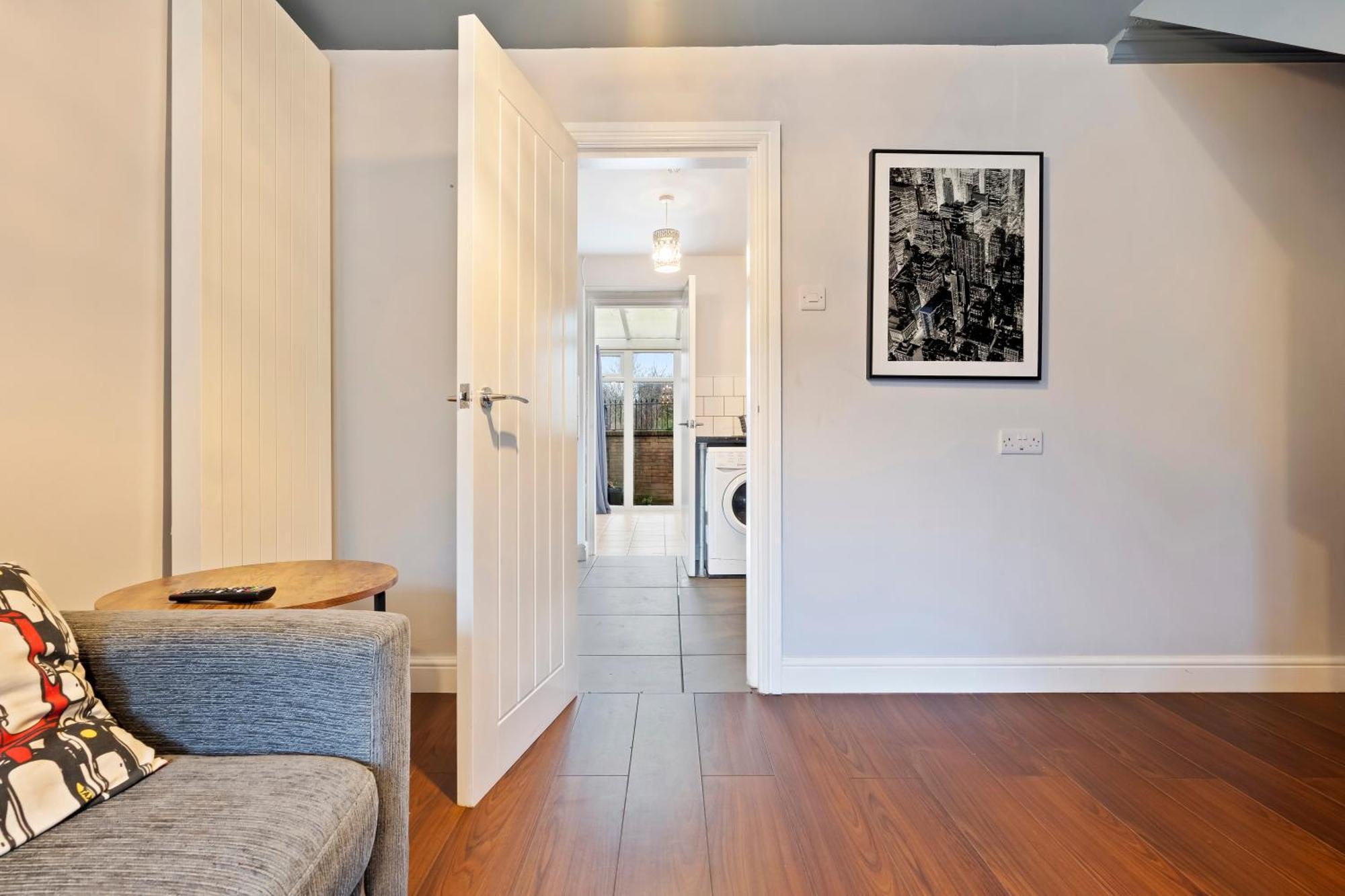 Emma's House & Parking Apartment *
