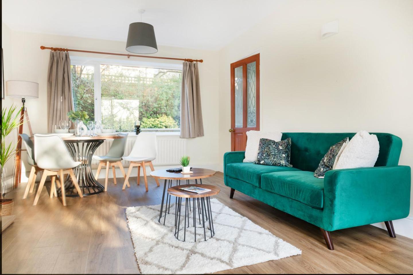 Holiday home 3 Bedroom House - Well Presented - Spacious - Flexible Check In - Free Parking Nottingham