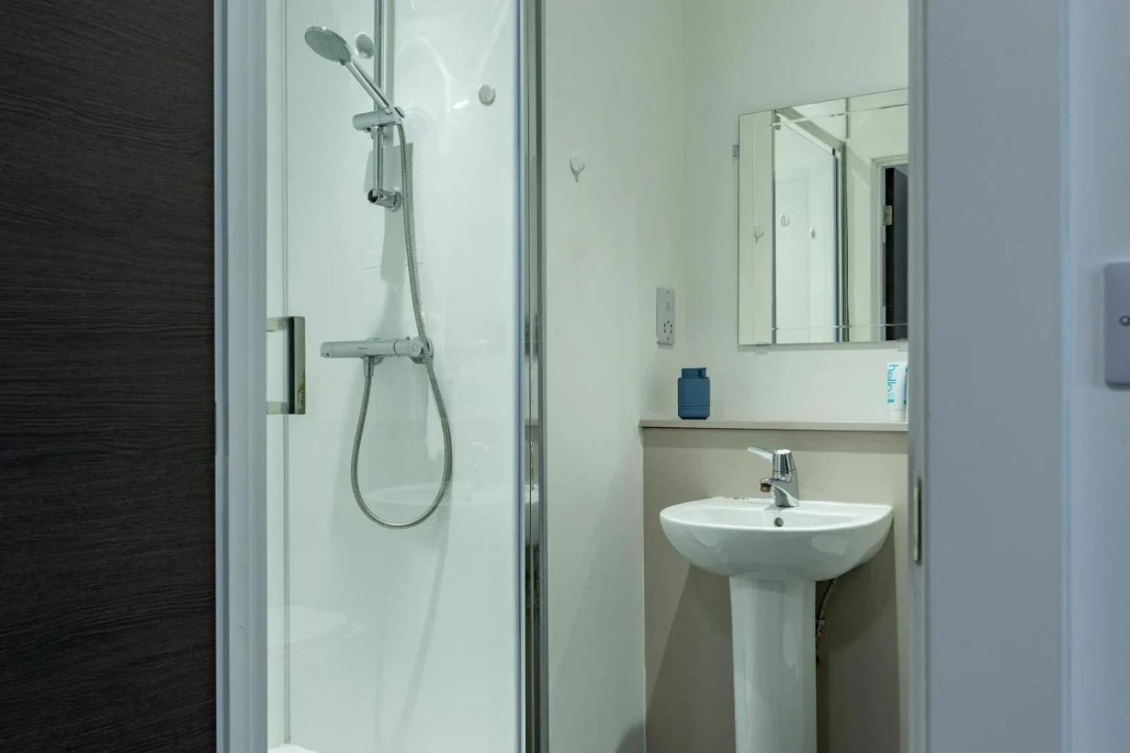 Apartment For Students Only Spacious And At Radford Mill In Nottingham