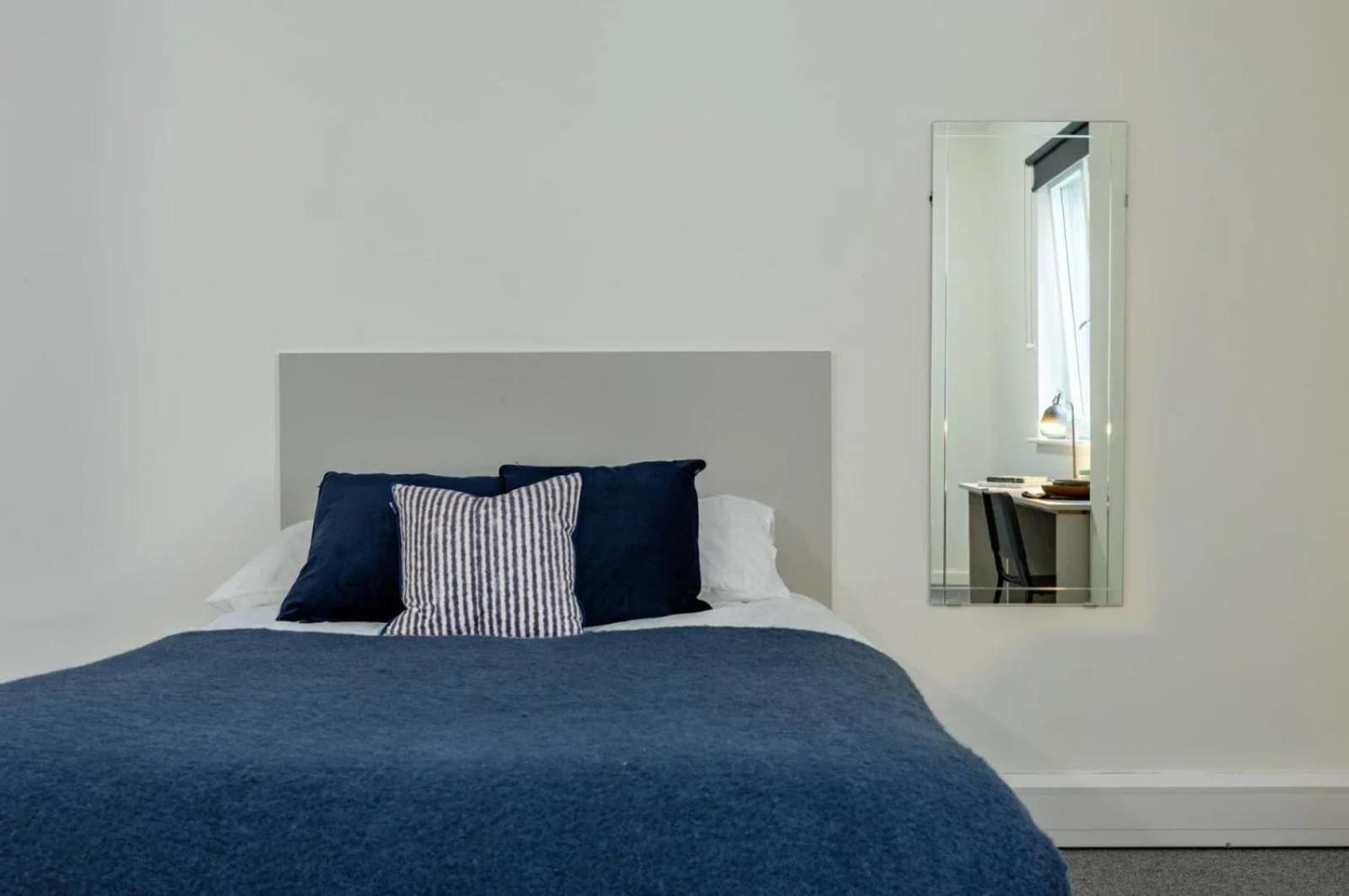 Apartment For Students Only Spacious And At Radford Mill In *