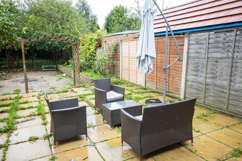 Perfect Family & Business With Parking * Nottingham