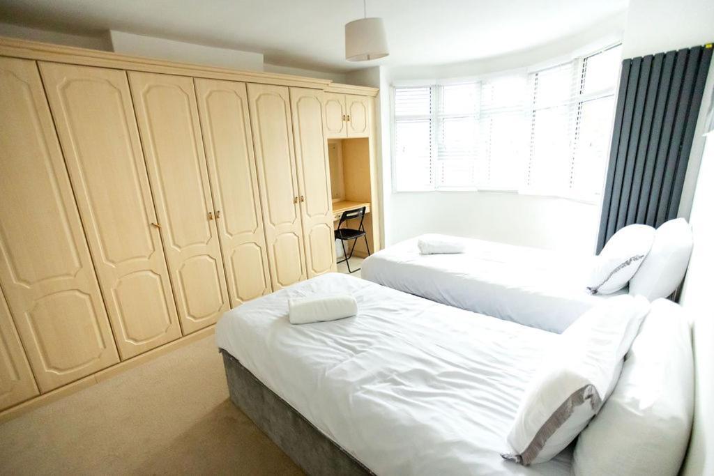 Perfect Family & Business With Parking Holiday home