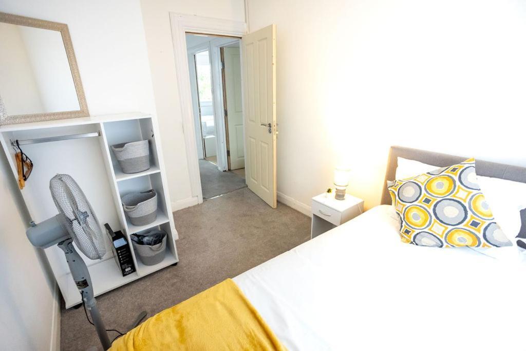 Perfect Family & Business With Parking Holiday home