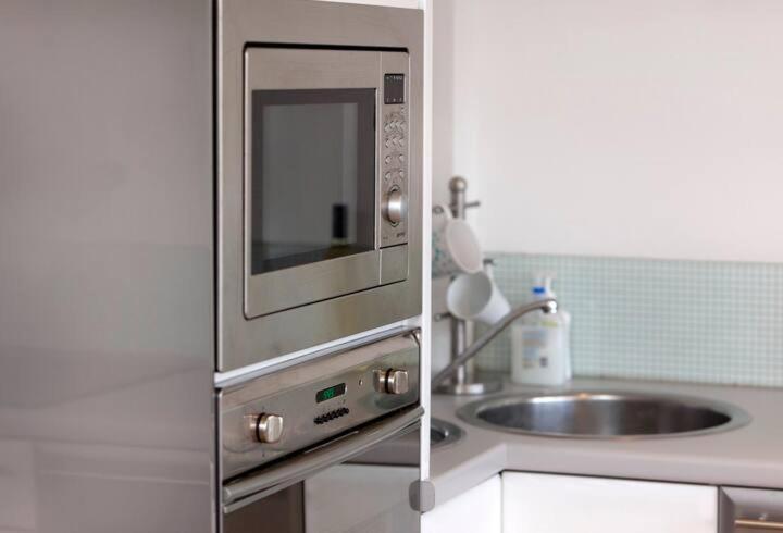 City Centre Apartment With Balcony By Motorpoint Arena And Victoria Centre Shopping Centre In Thurland Street - Outdoor Parking For Cars Or Vans At Five Pounds A Day * Nottingham