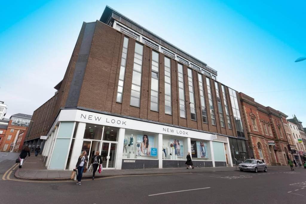 City Centre Apartment With Balcony By Motorpoint Arena And Victoria Centre Shopping Centre In Thurland Street - Outdoor Parking For Cars Or Vans At Five Pounds A Day