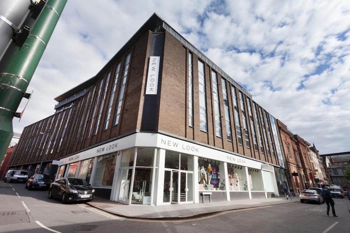 City Centre Apartment With Balcony By Motorpoint Arena And Victoria Centre Shopping Centre In Thurland Street - Outdoor Parking For Cars Or Vans At Five Pounds A Day