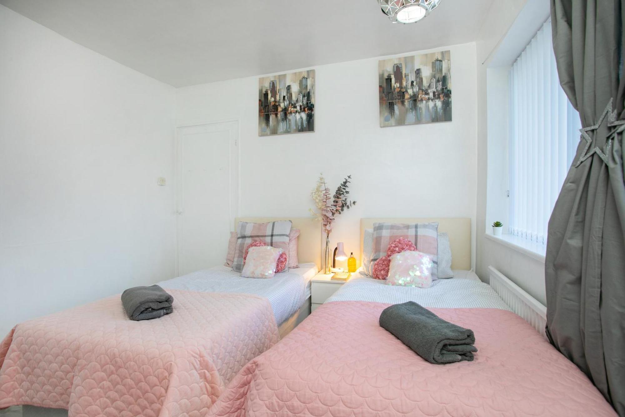 Tsalach Short Lets Apartment Nottingham