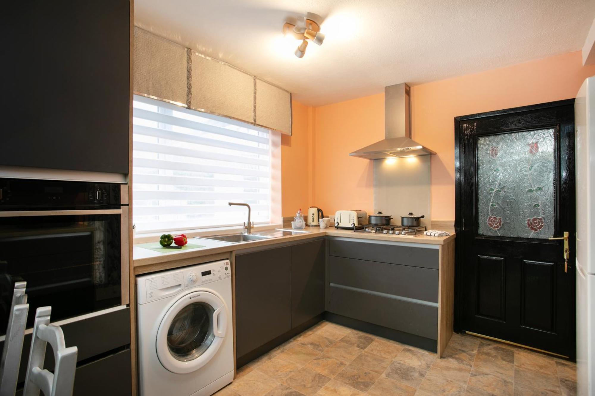 Tsalach Short Lets Apartment Nottingham