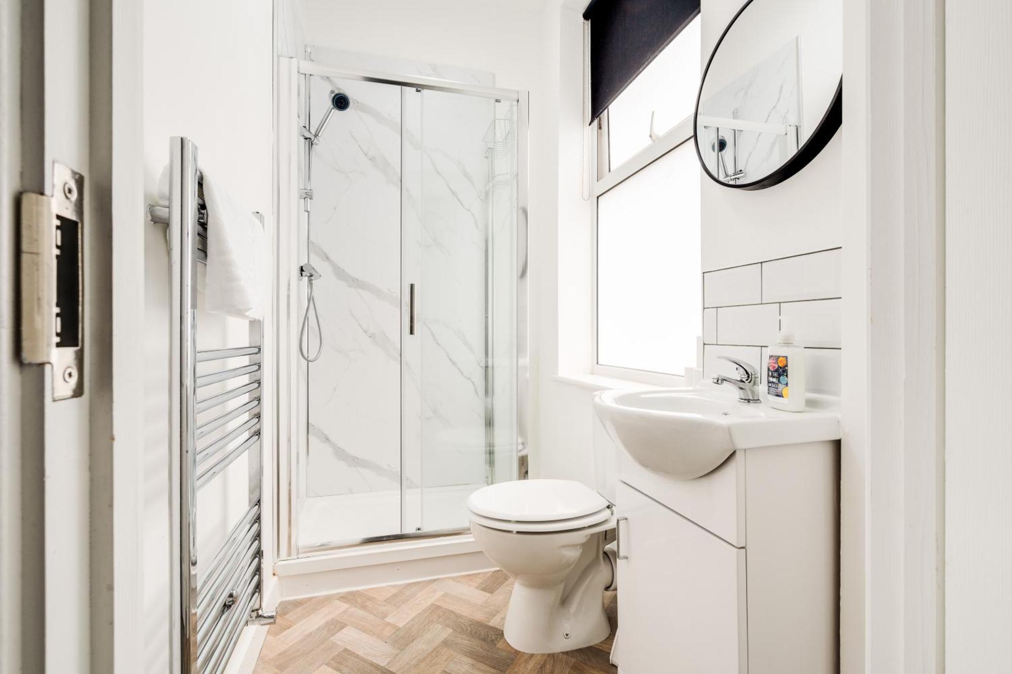 8br Style & En-suite - Free Parking - Spec * Nottingham