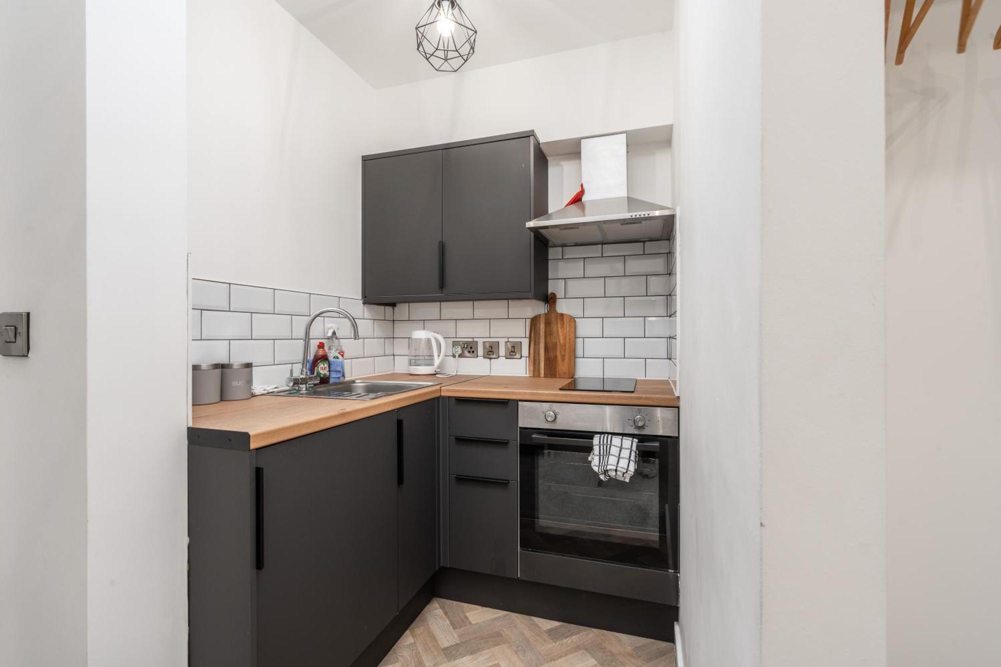 8br Style & En-suite - Free Parking - Spec
