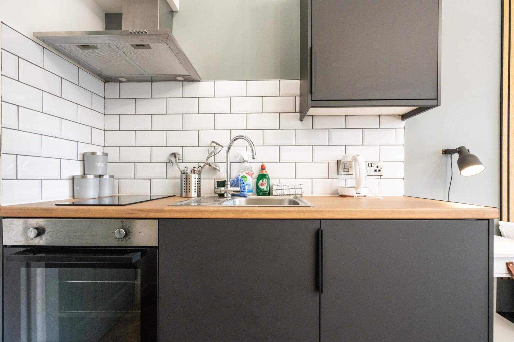 Apartment 8br Style & En-suite - Free Parking - Spec