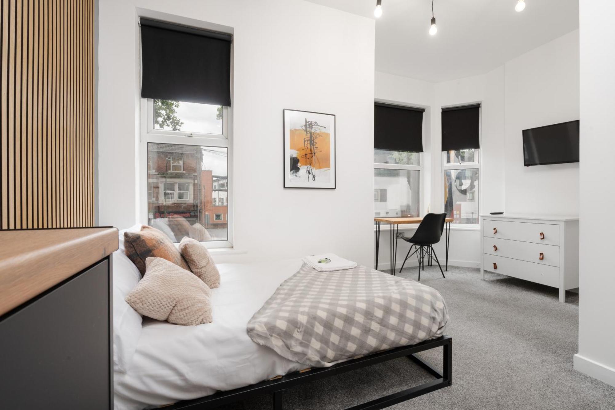8br Style & En-suite - Free Parking - Spec Apartment *