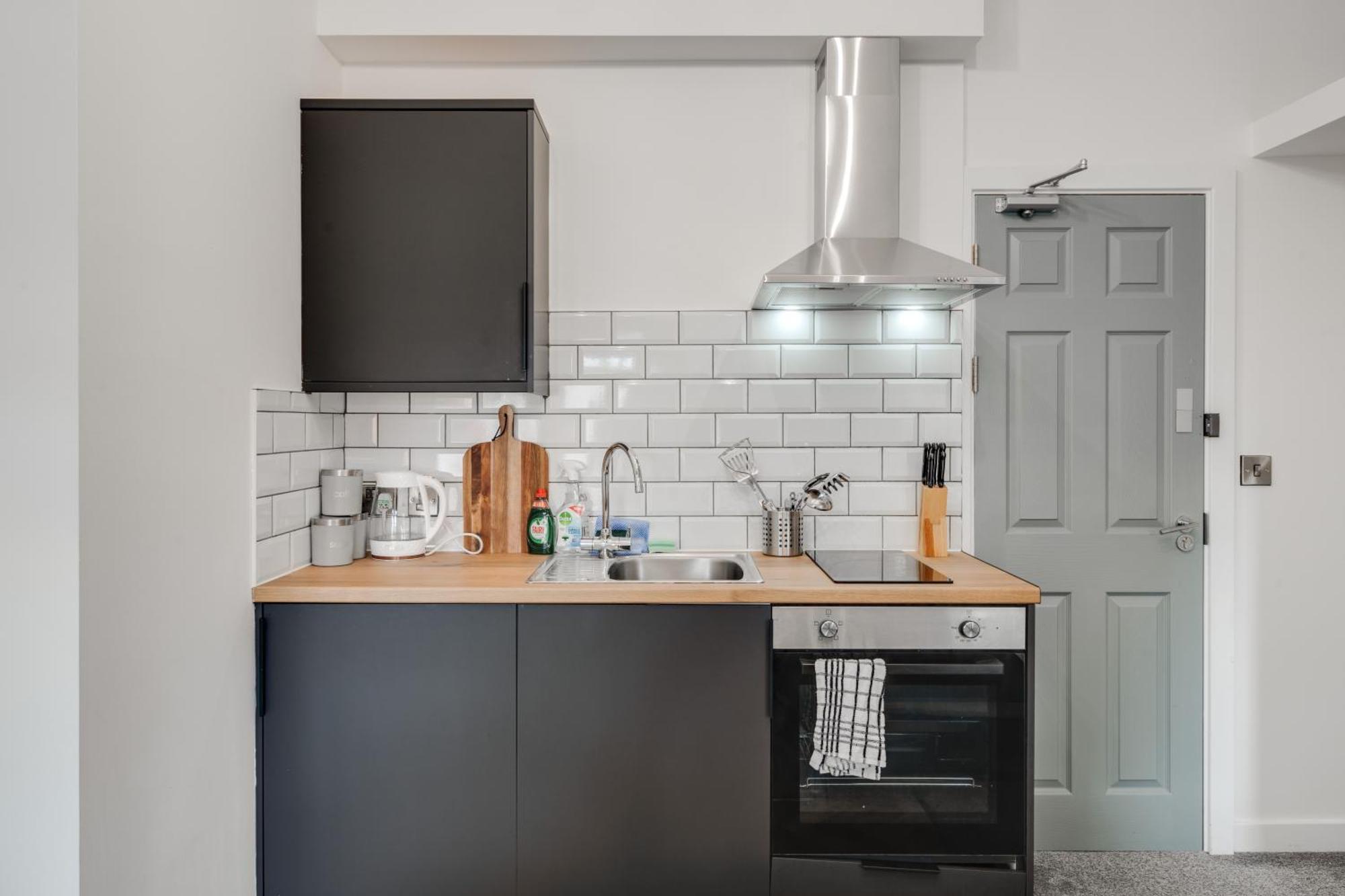 8br Style & En-suite - Free Parking - Spec