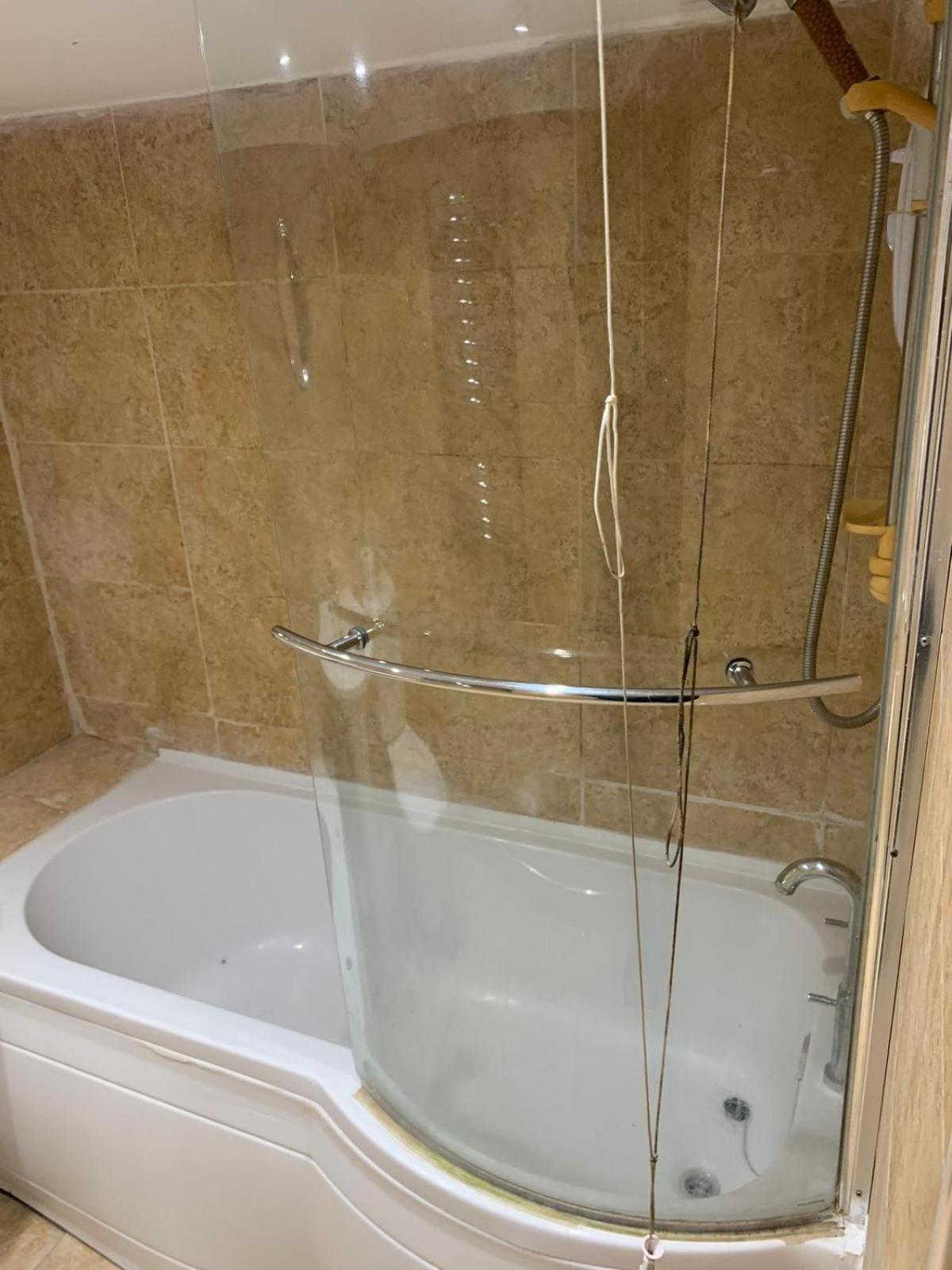 Db Share Bathroom & Kitchen 2 Targhuton