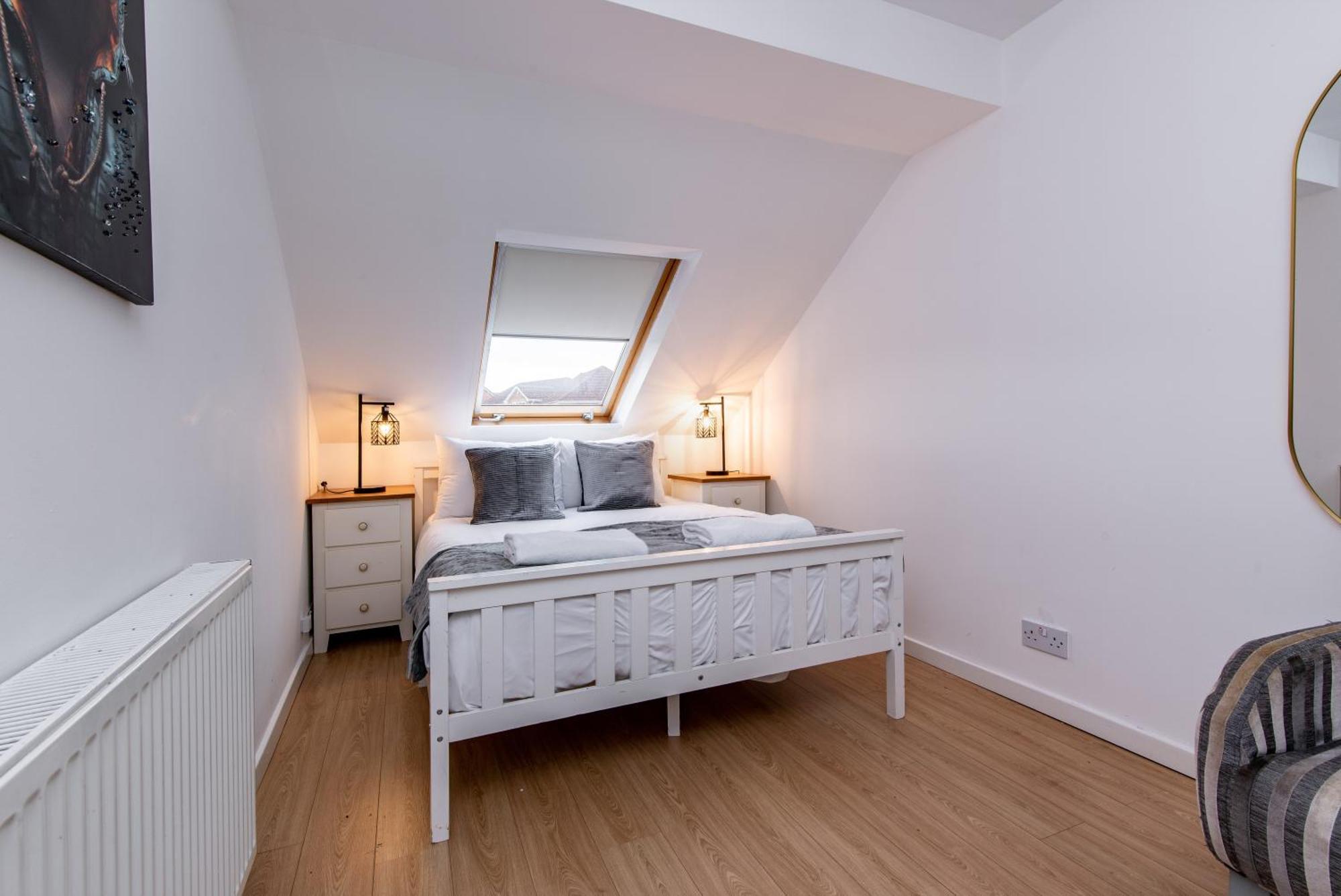 5-bedroom House In - Sleeps 9 Holiday home