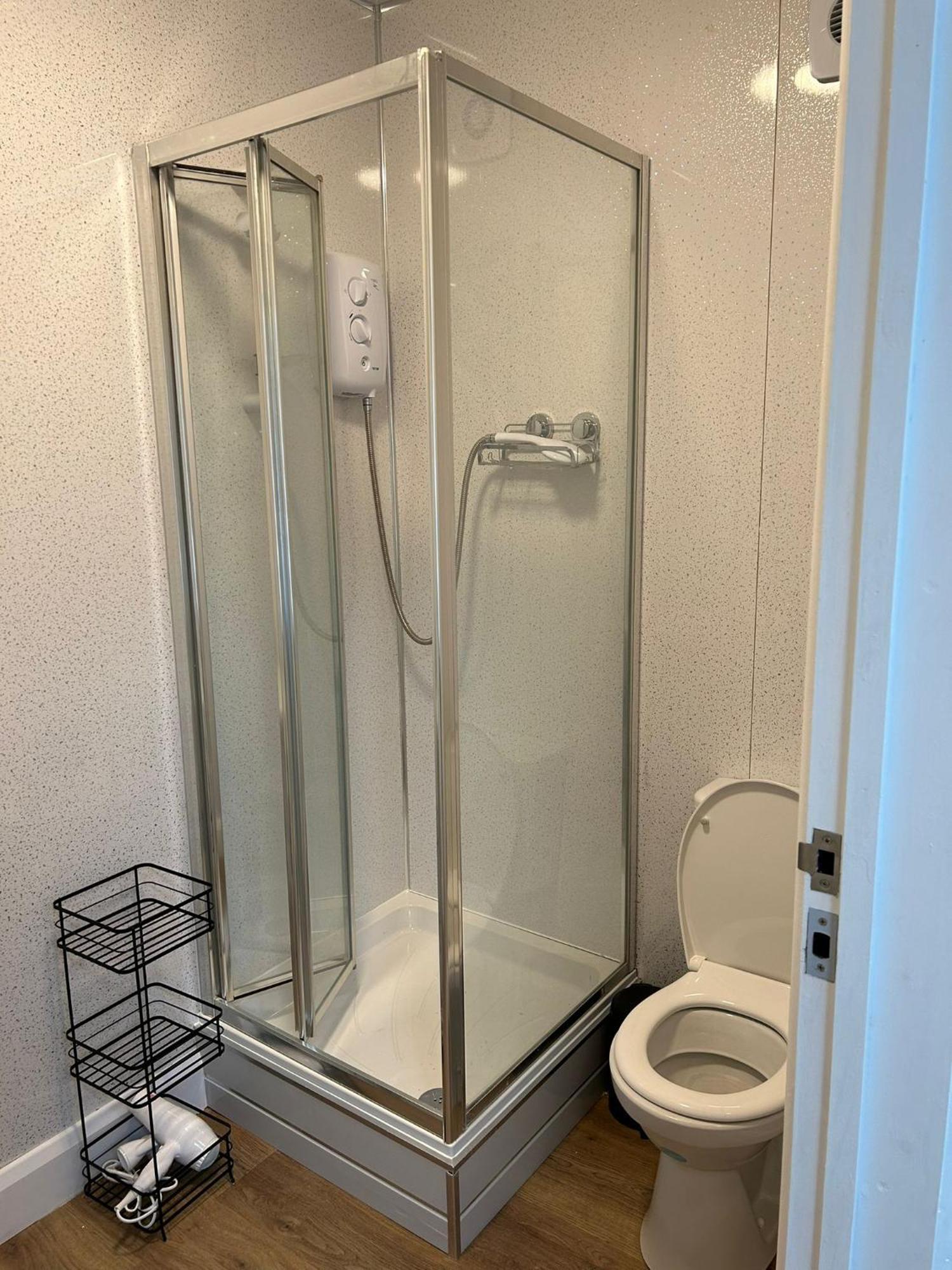 Close To The Centre Self Contained Apartment *