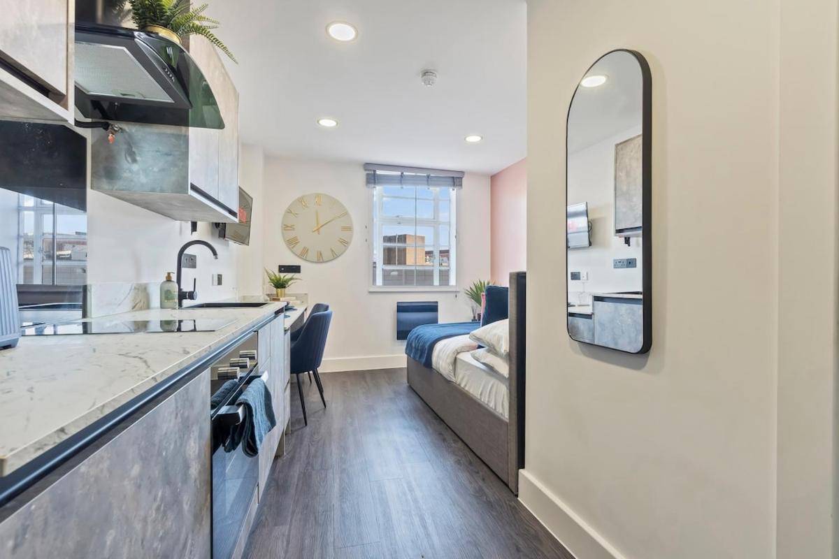 Cityscape - - 1 Bed * Nottingham