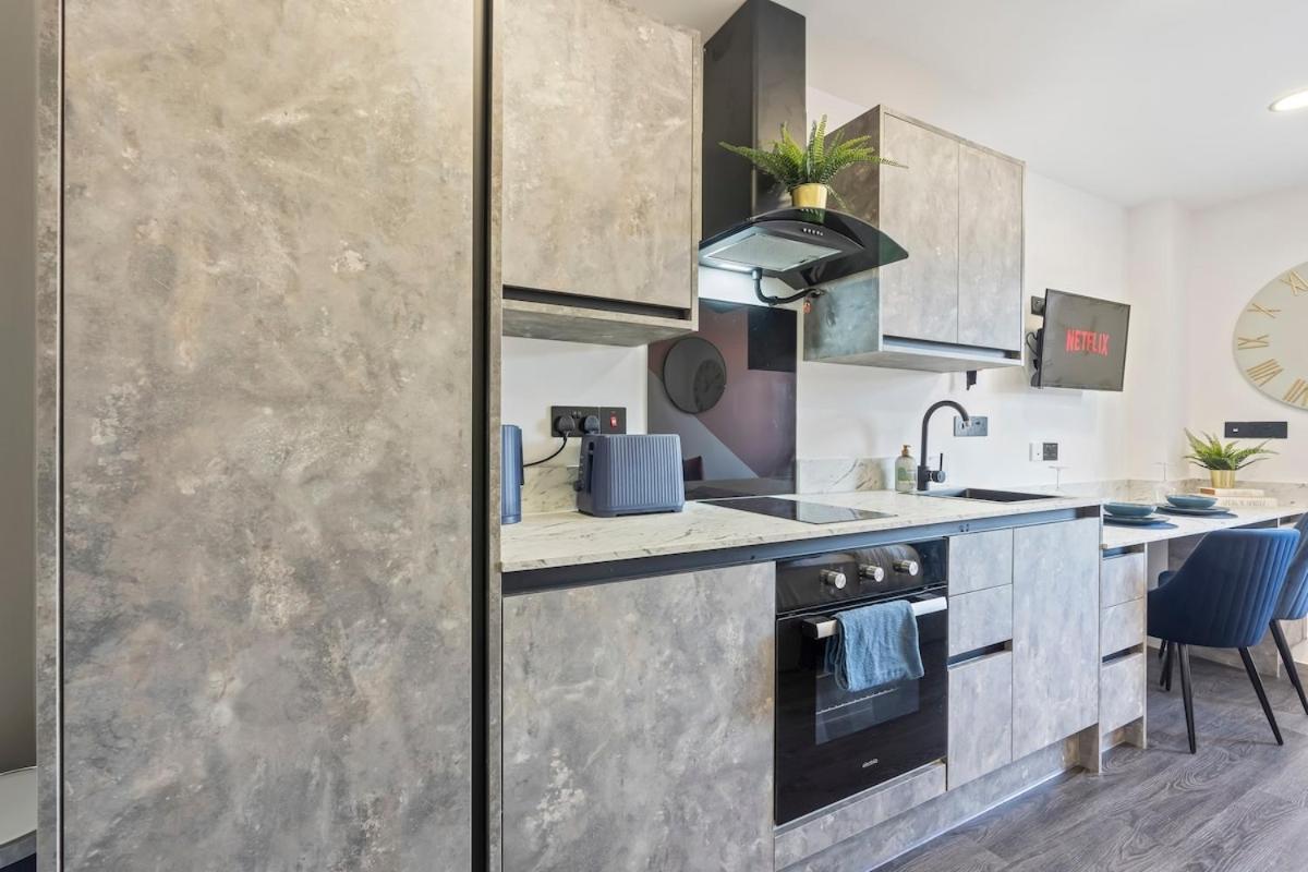 Cityscape - - 1 Bed * Nottingham