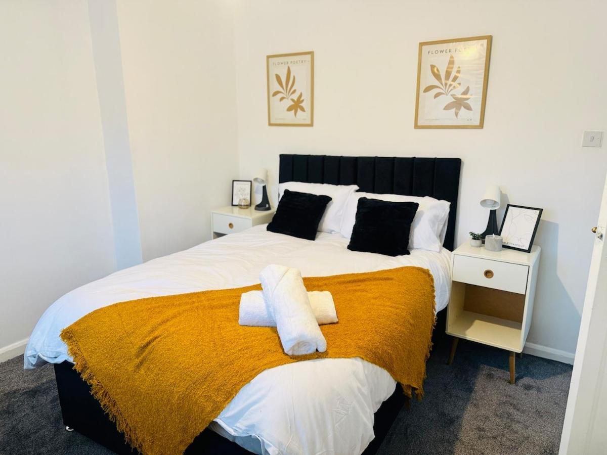 Trendy House 4-bed - Near Hospital, Bulwell, Qmc, City-centre & Transport Links - Prime Location *