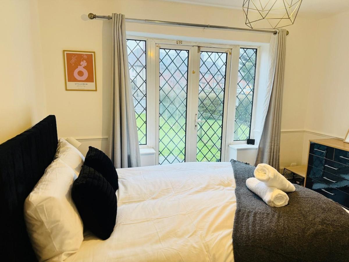 Apartment Trendy House 4-bed - Near Hospital, Bulwell, Qmc, City-centre & Transport Links - Prime Location *
