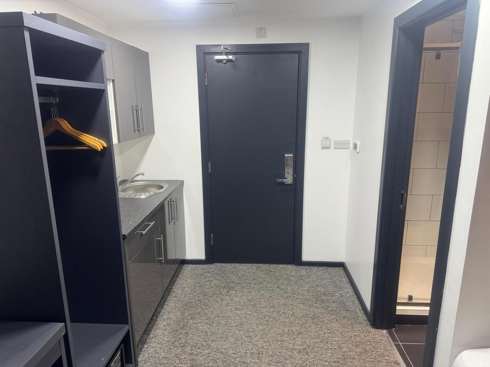 Trivelles Regency, 3*