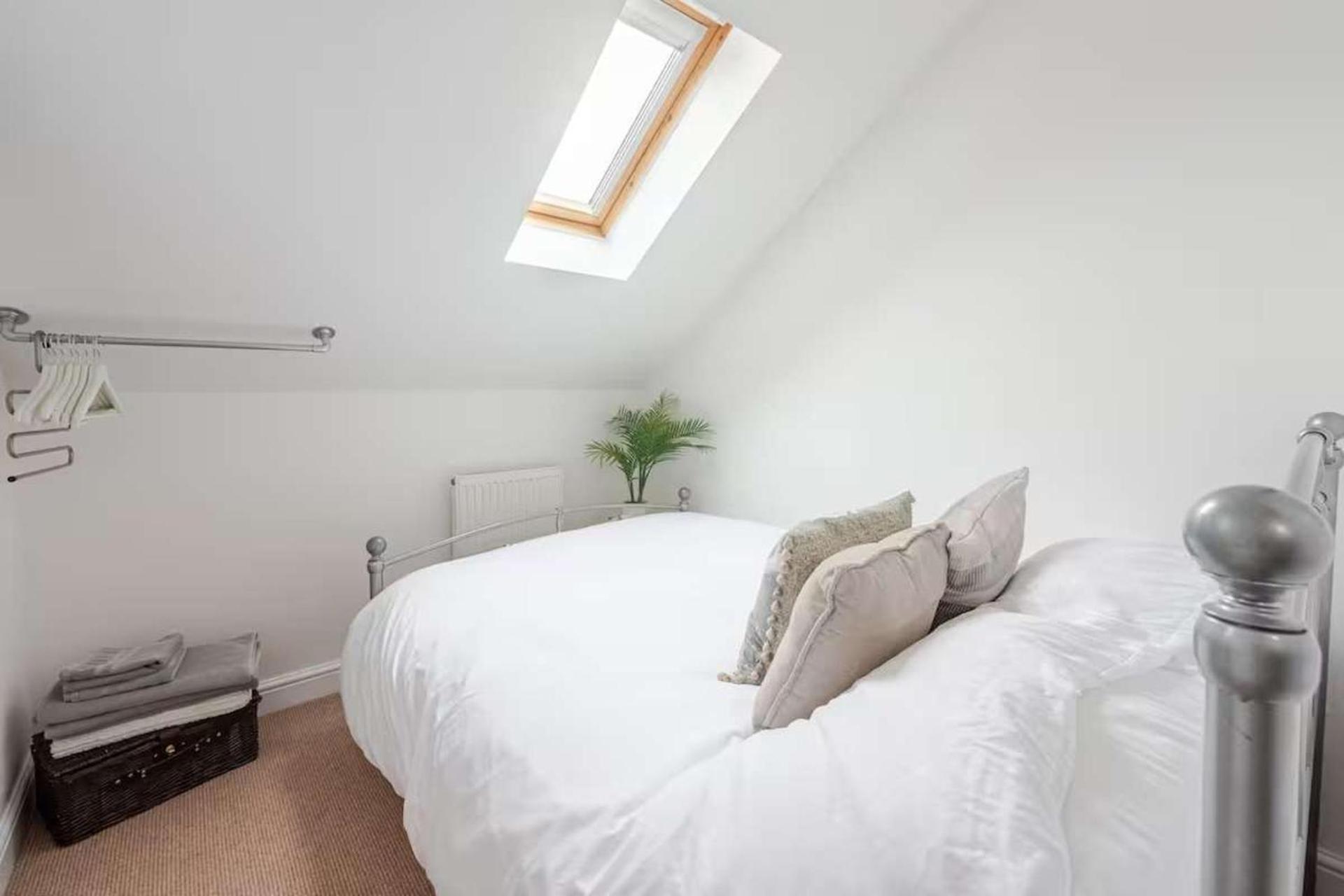 Cosy Village In With Parking Apartment Nottingham