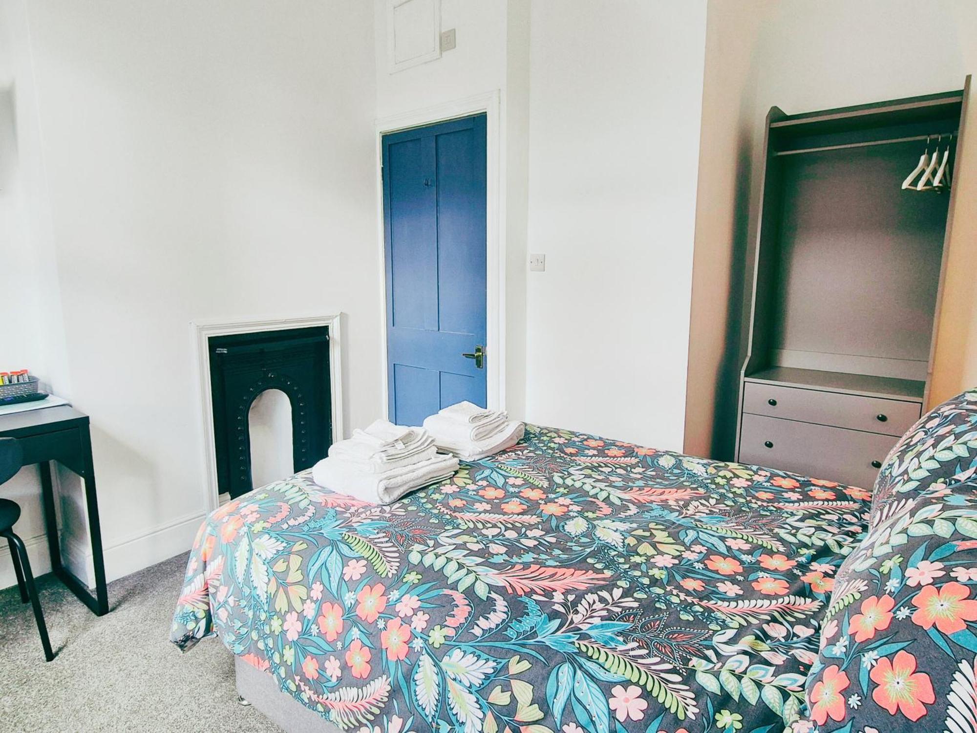 Cozy In Modern House Near