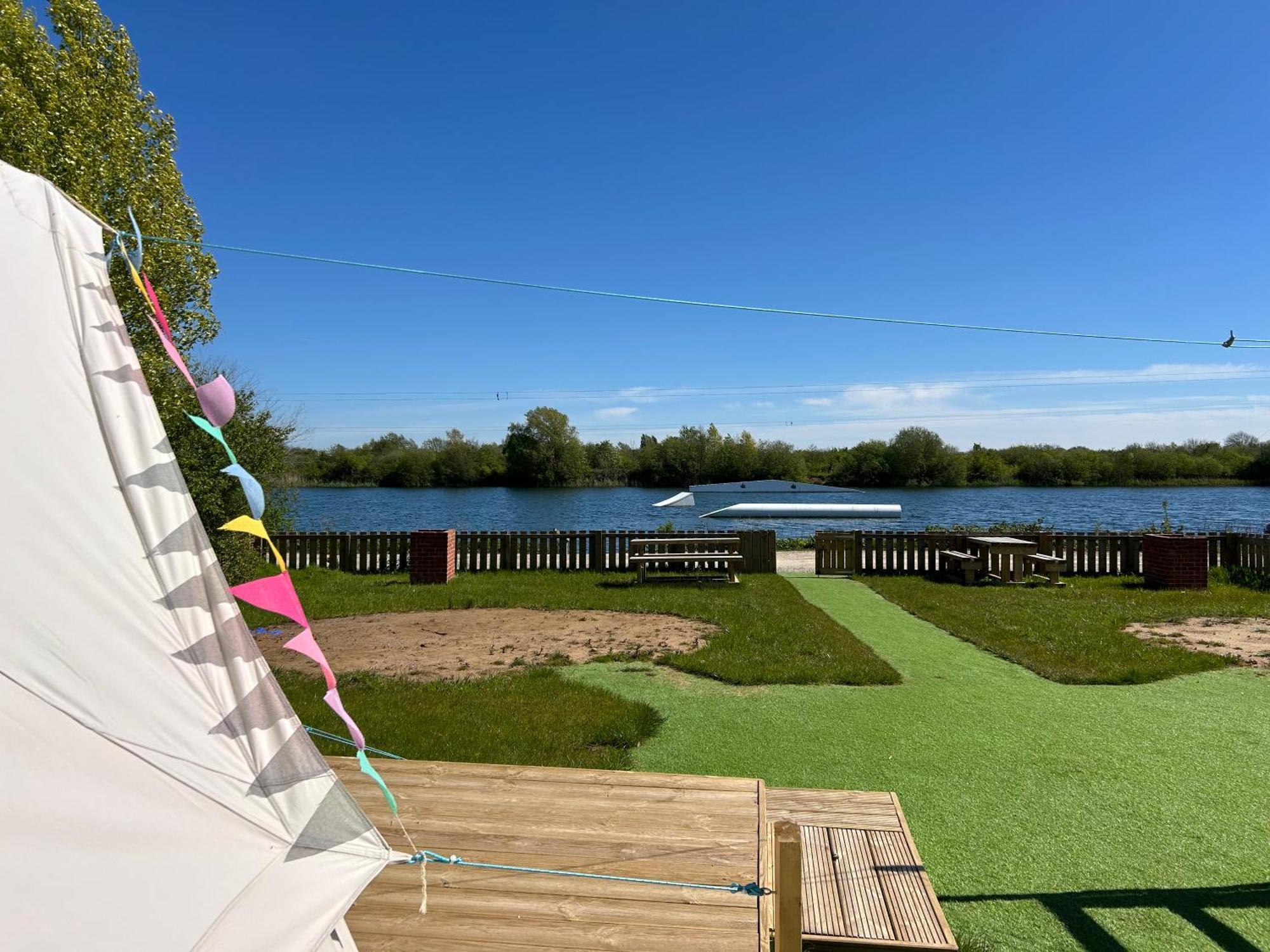 Tenda de luxo Spring Lakes Side Bell Tents Nottingham
