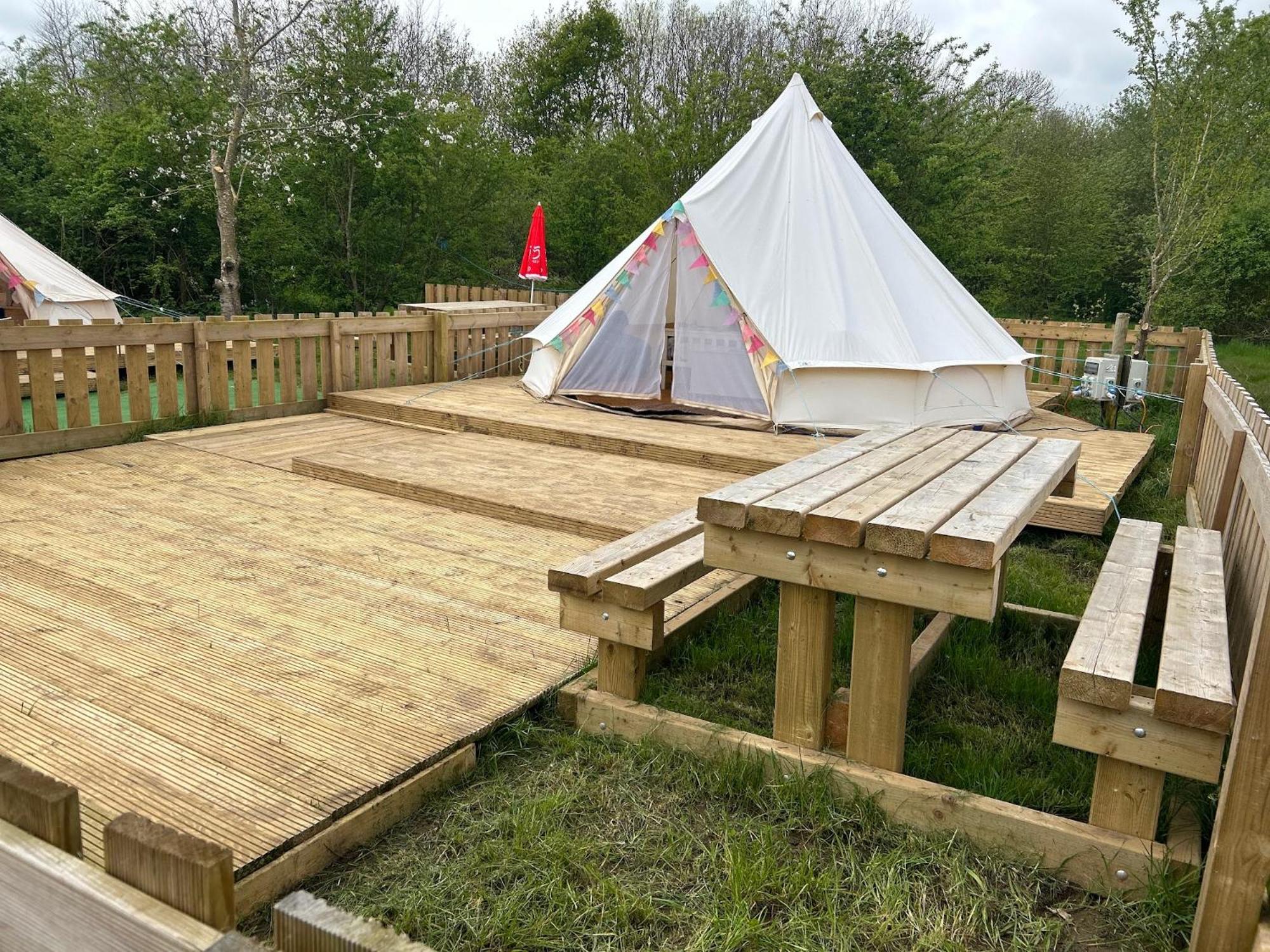 Spring Lakes Side Bell Tents * Nottingham