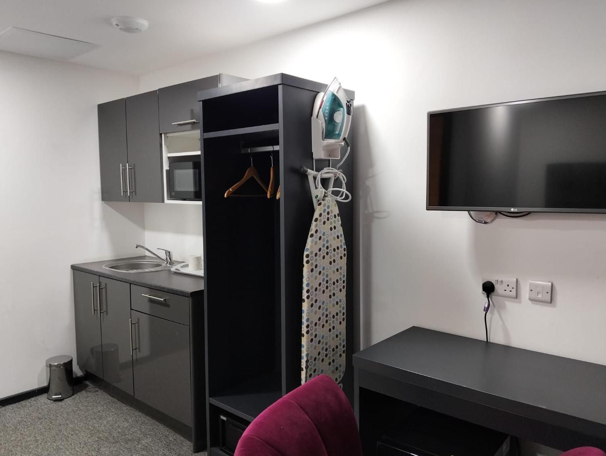 Kick Back Relax Stylish Space * Nottingham