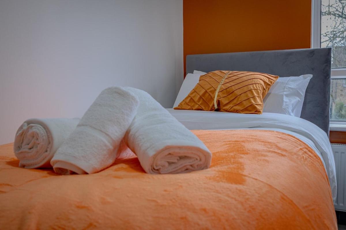 Holiday home Premium Serviced Nottingham, 4 Bedrooms, 5 Beds, 4 Bathrooms, Sleeps 7 Nottingham
