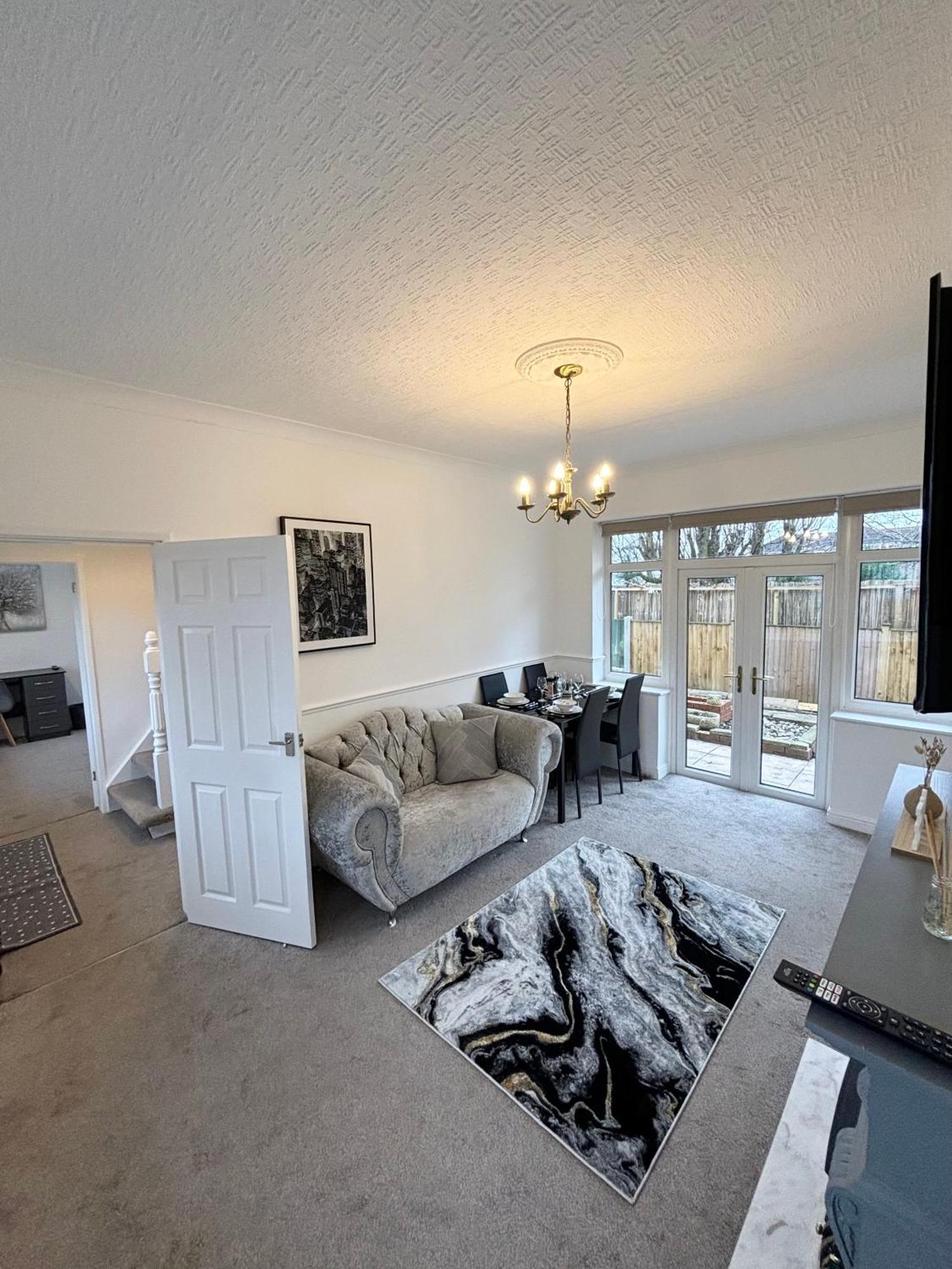 Bramcote Lane Luxury Apartment