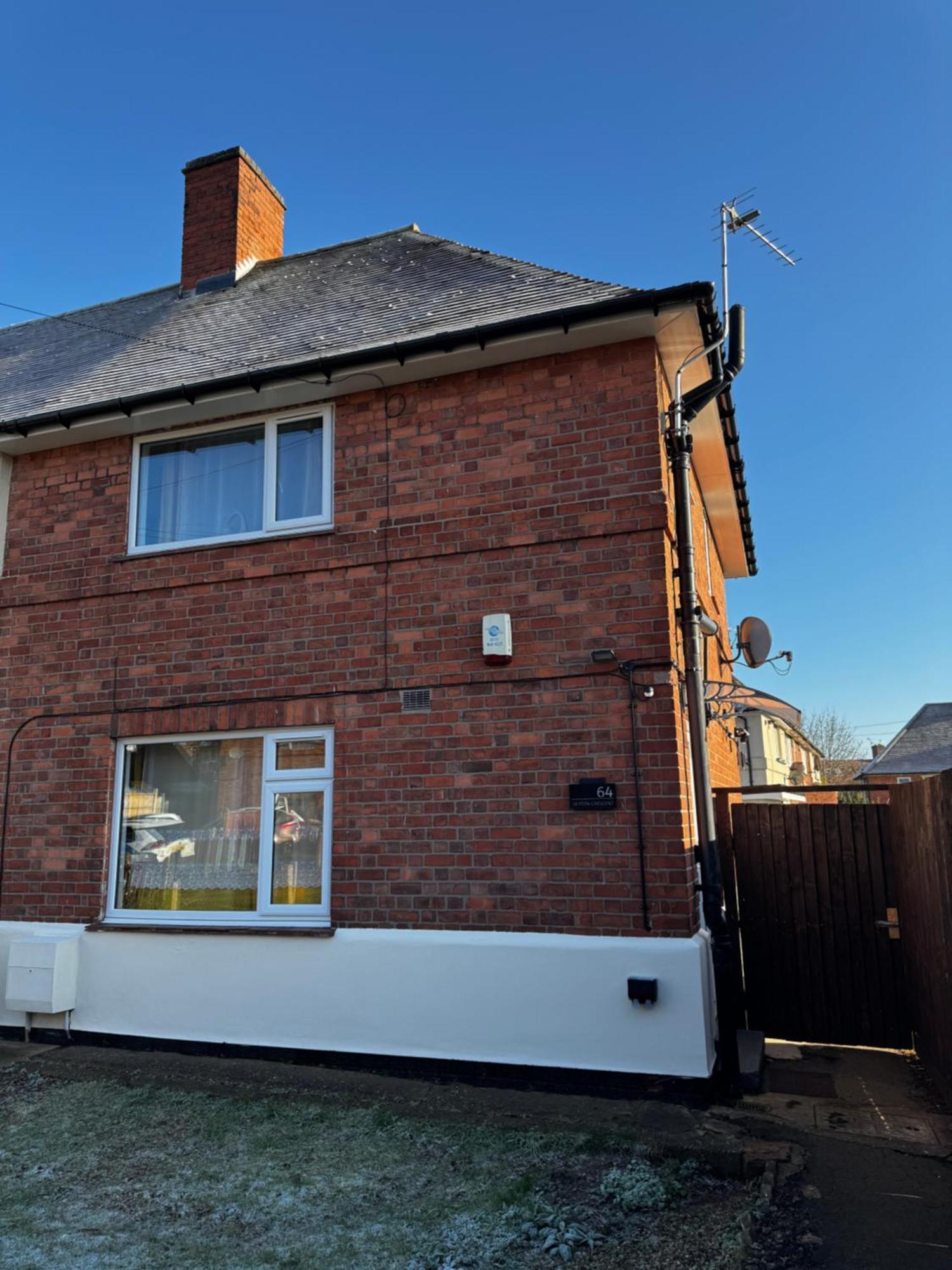 Holiday home Cosy Retreat On Seaton Crescent - Free Off-street Parking For 5 Cars, Wifi-500mb, Families & Contractors, Close To M1 Jct 26 *
