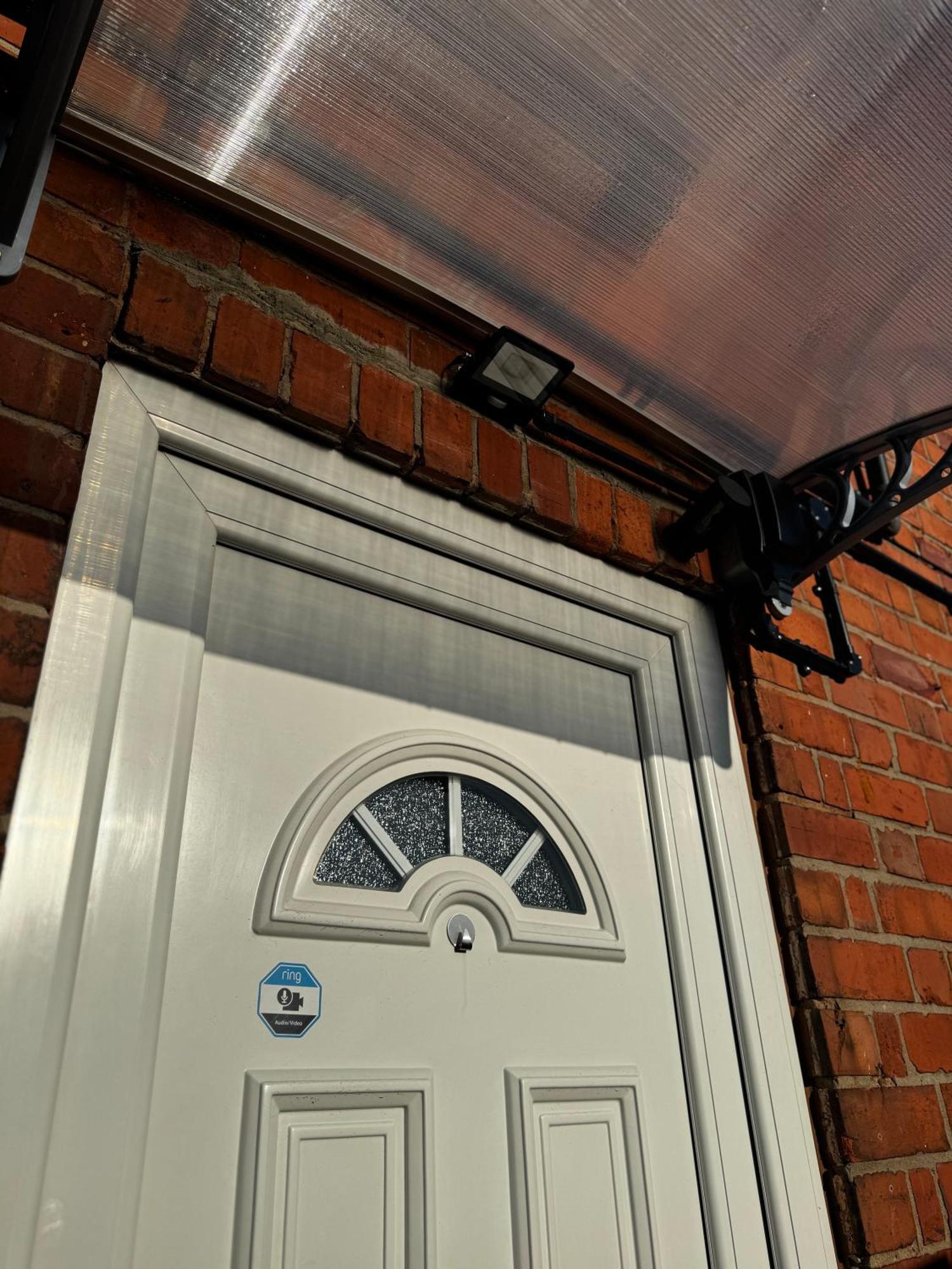 Cosy Retreat On Seaton Crescent - Free Off-street Parking For 5 Cars, Wifi-500mb, Families & Contractors, Close To M1 Jct 26 *
