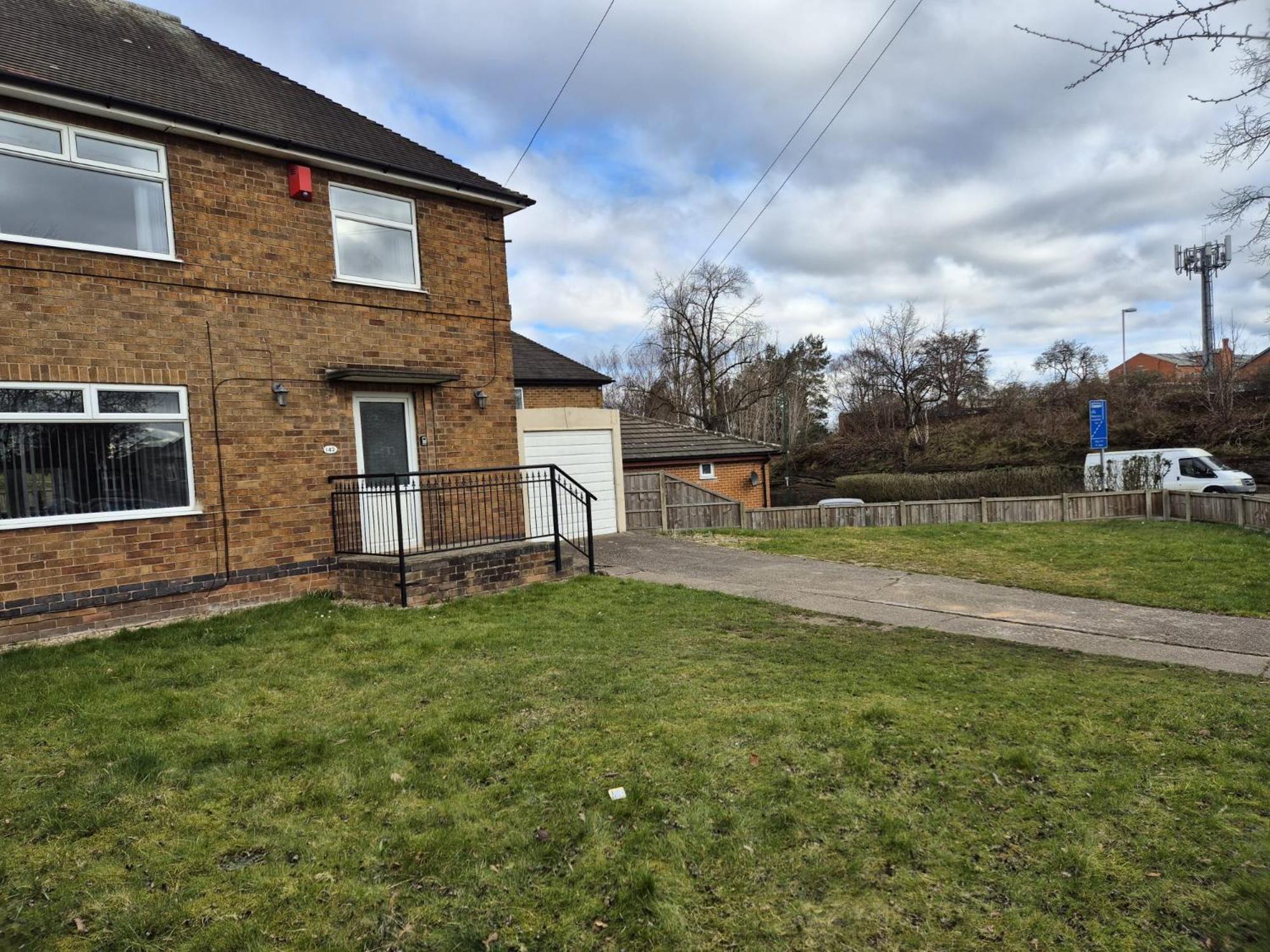 Perry House! Sleeps 7,ideal For Contractors & Business Stays, Large Driveway With & Car Parking Holiday home Nottingham