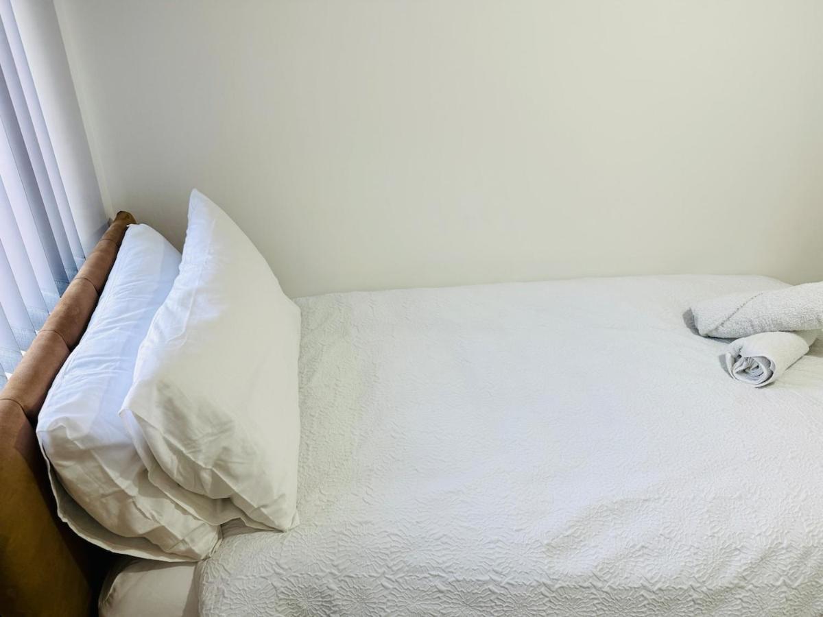 Calm Meets Comfort In 3-Bed House - Near Nottingham City Centre, Qmc, University Of Nottingham & Wollaton Park - Sleeps 5 *