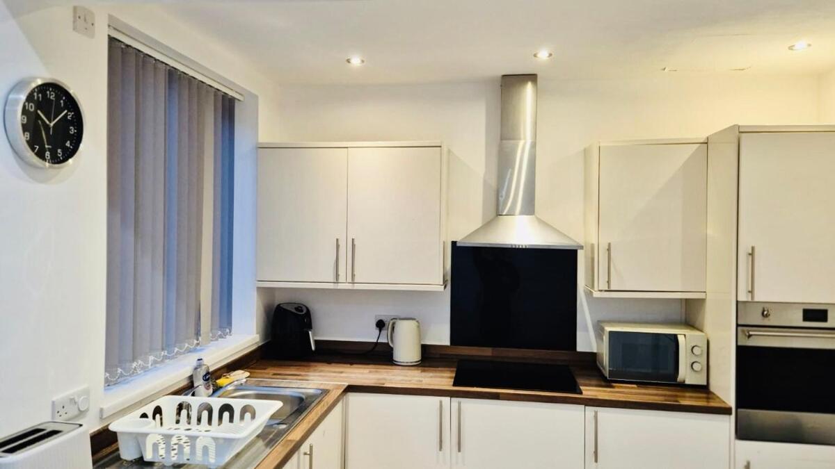 Calm Meets Comfort In 3-Bed House - Near Nottingham City Centre, Qmc, University Of Nottingham & Wollaton Park - Sleeps 5 Nottingham