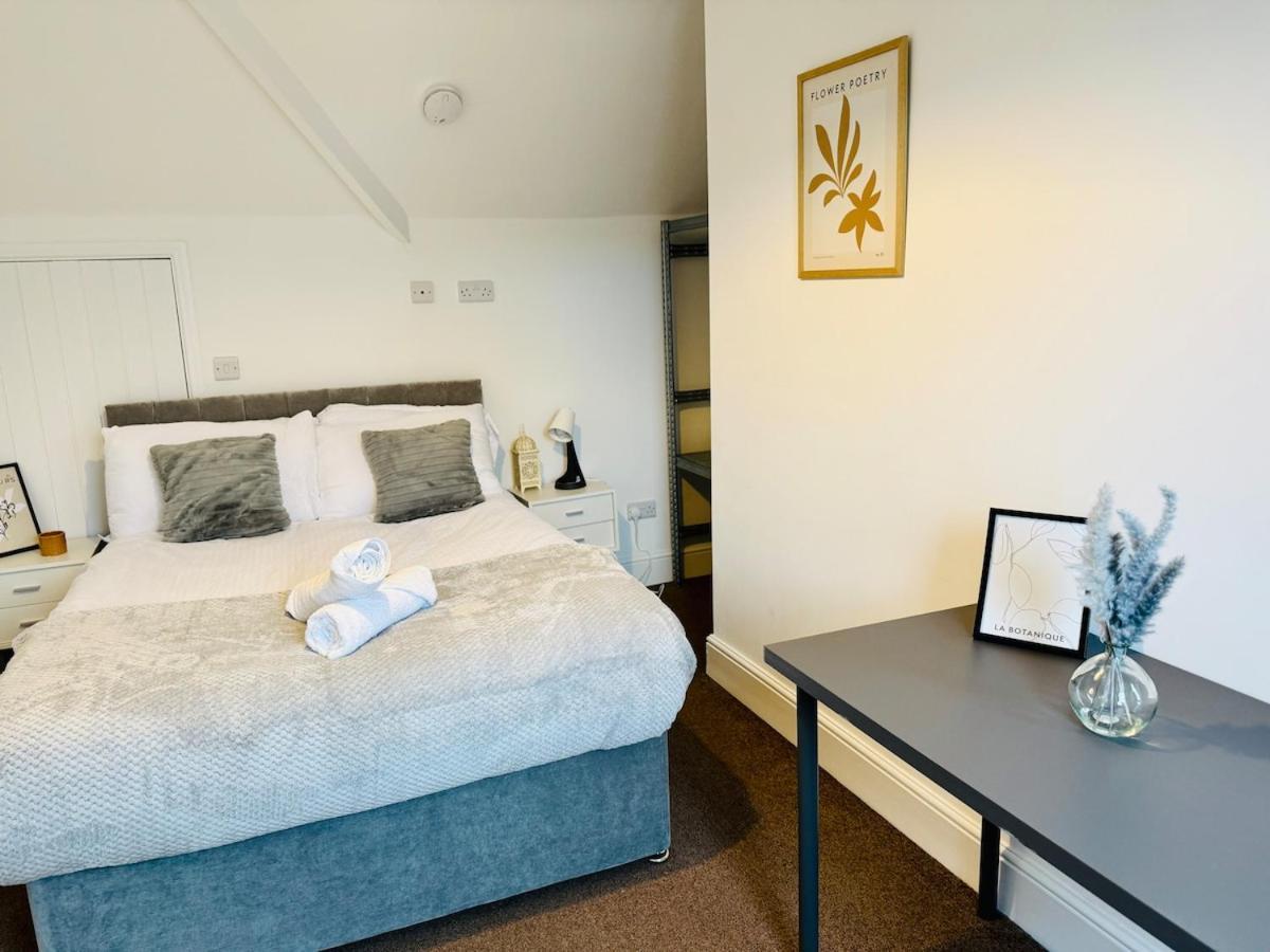 Apartment Calm Meets Comfort In 3-Bed House - Near Nottingham City Centre, Qmc, University Of Nottingham & Wollaton Park - Sleeps 5