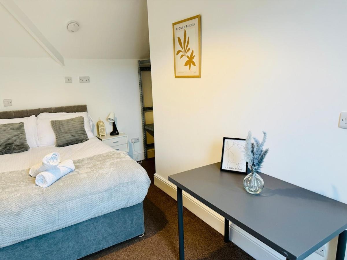 Calm Meets Comfort In 3-Bed House - Near Nottingham City Centre, Qmc, University Of Nottingham & Wollaton Park - Sleeps 5 Apartment