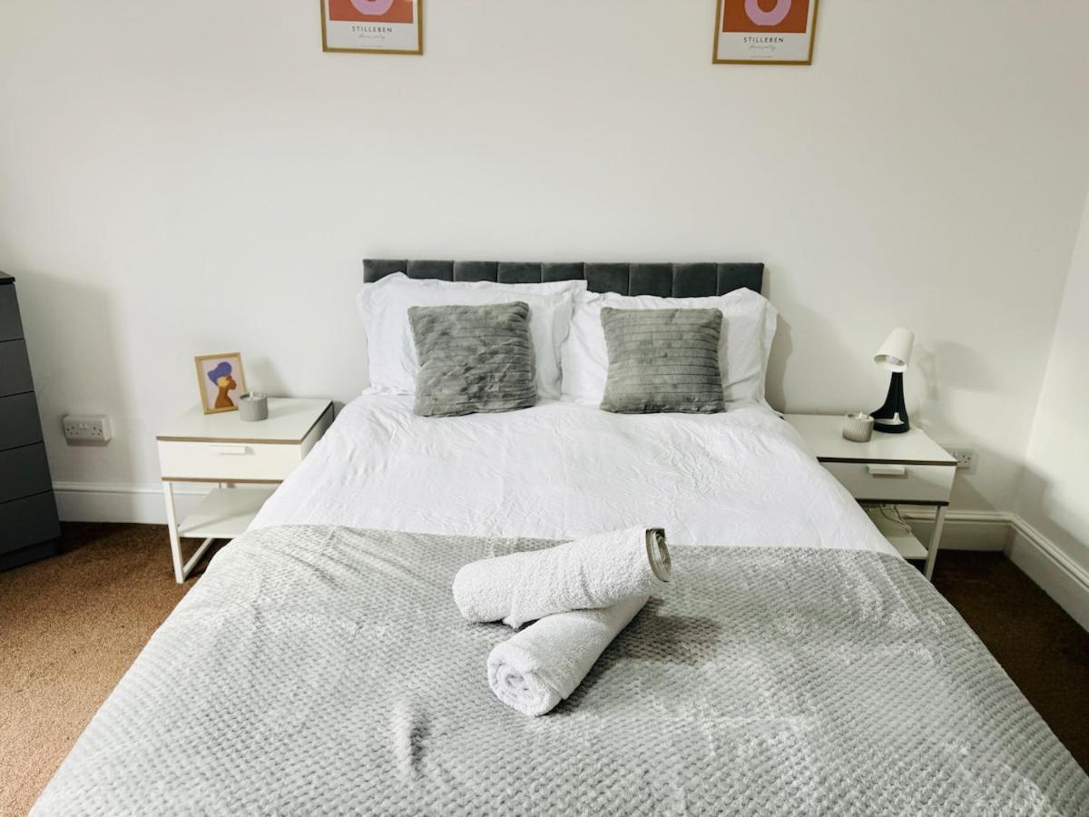Apartment Calm Meets Comfort In 3-Bed House - Near Nottingham City Centre, Qmc, University Of Nottingham & Wollaton Park - Sleeps 5